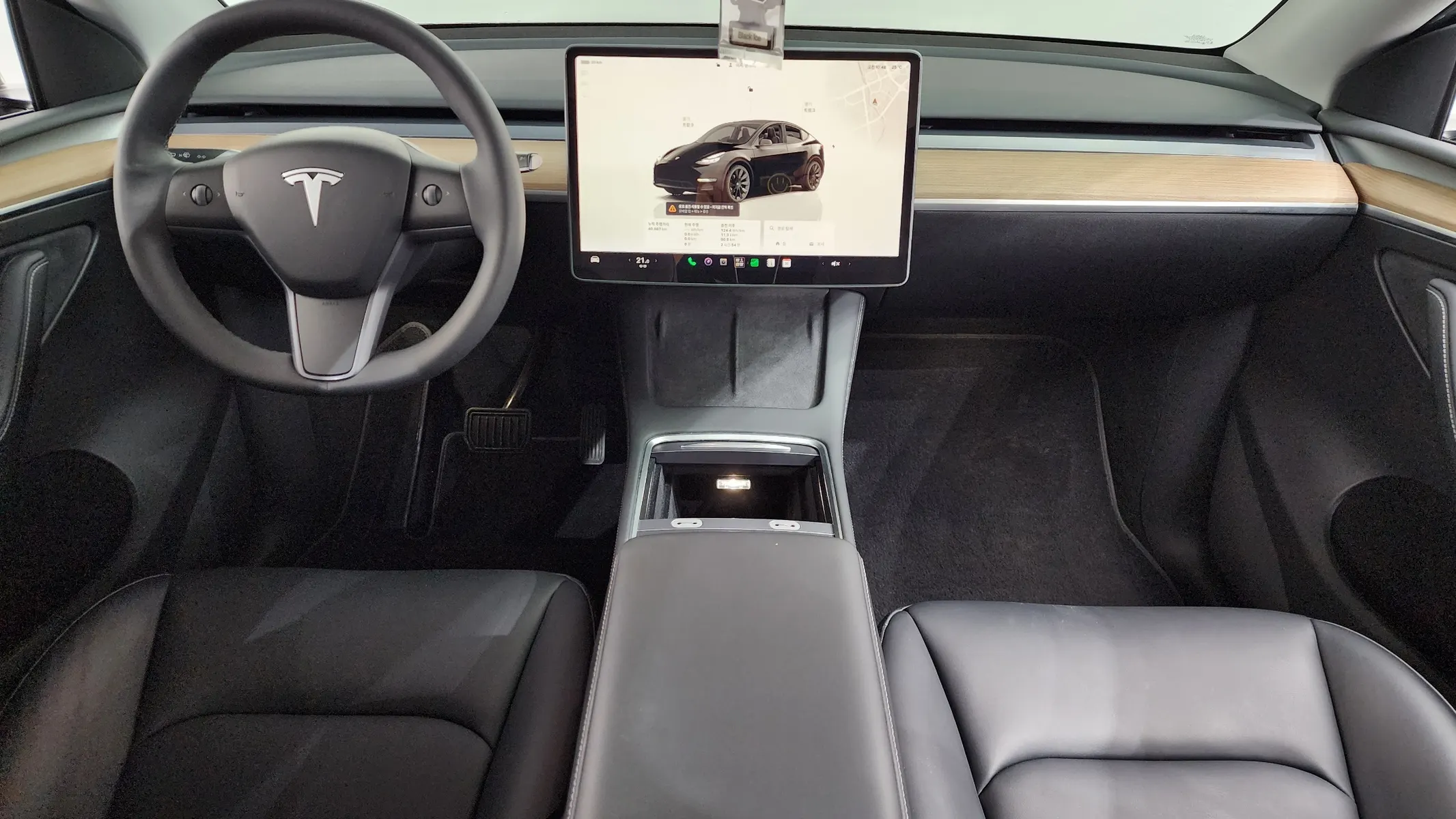 Tesla Y RWD 2023 4/5