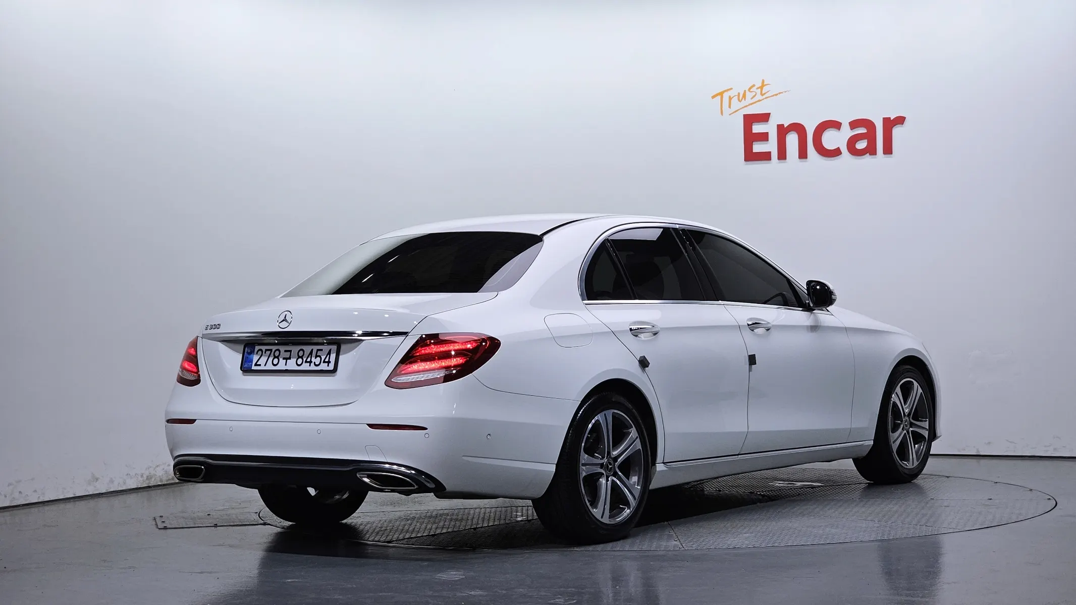 Mercedes-Benz E-Class W213 E300 2019 2/31