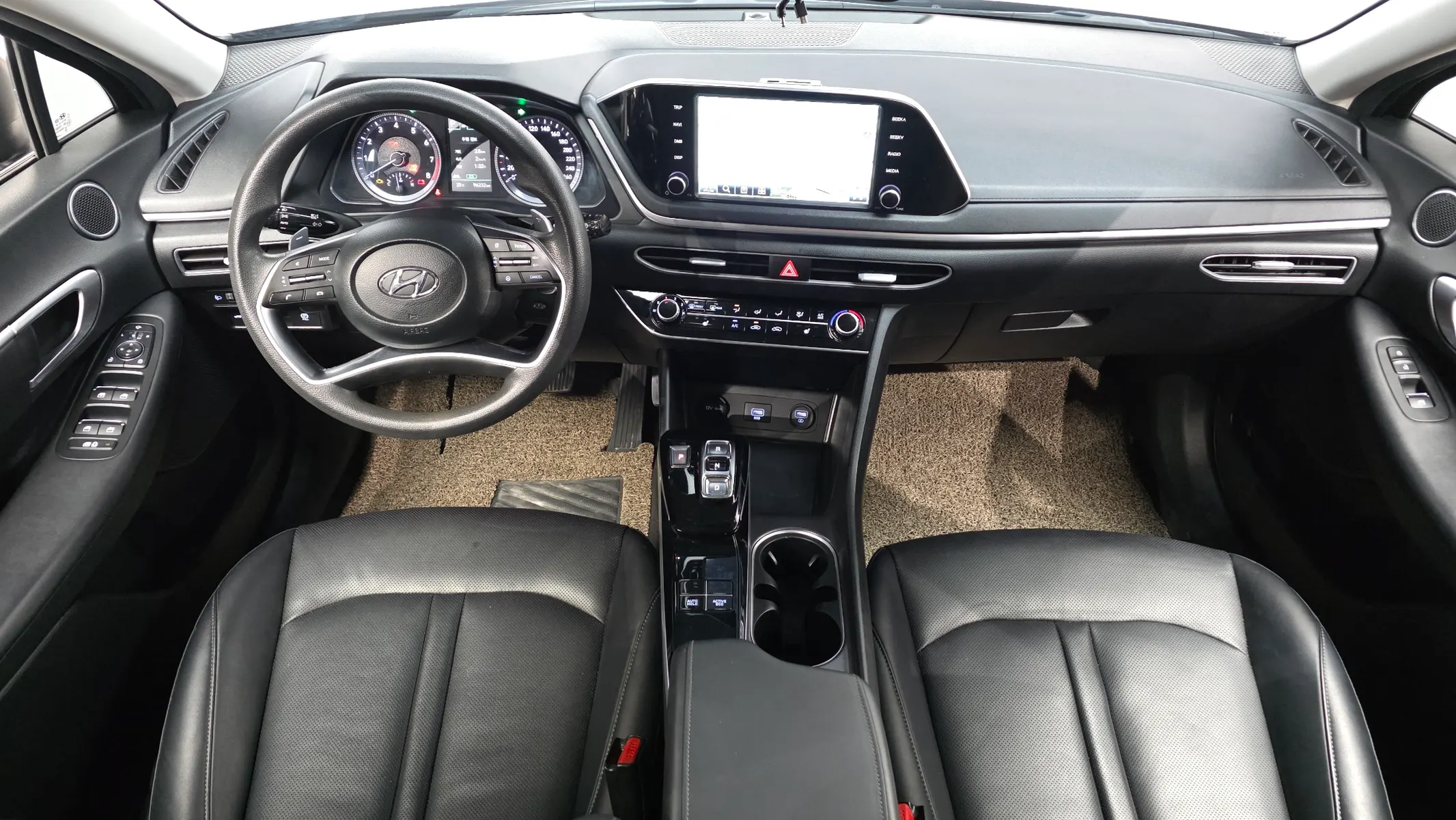 Hyundai (DN8) 2.0 LPG() 2021 4/5