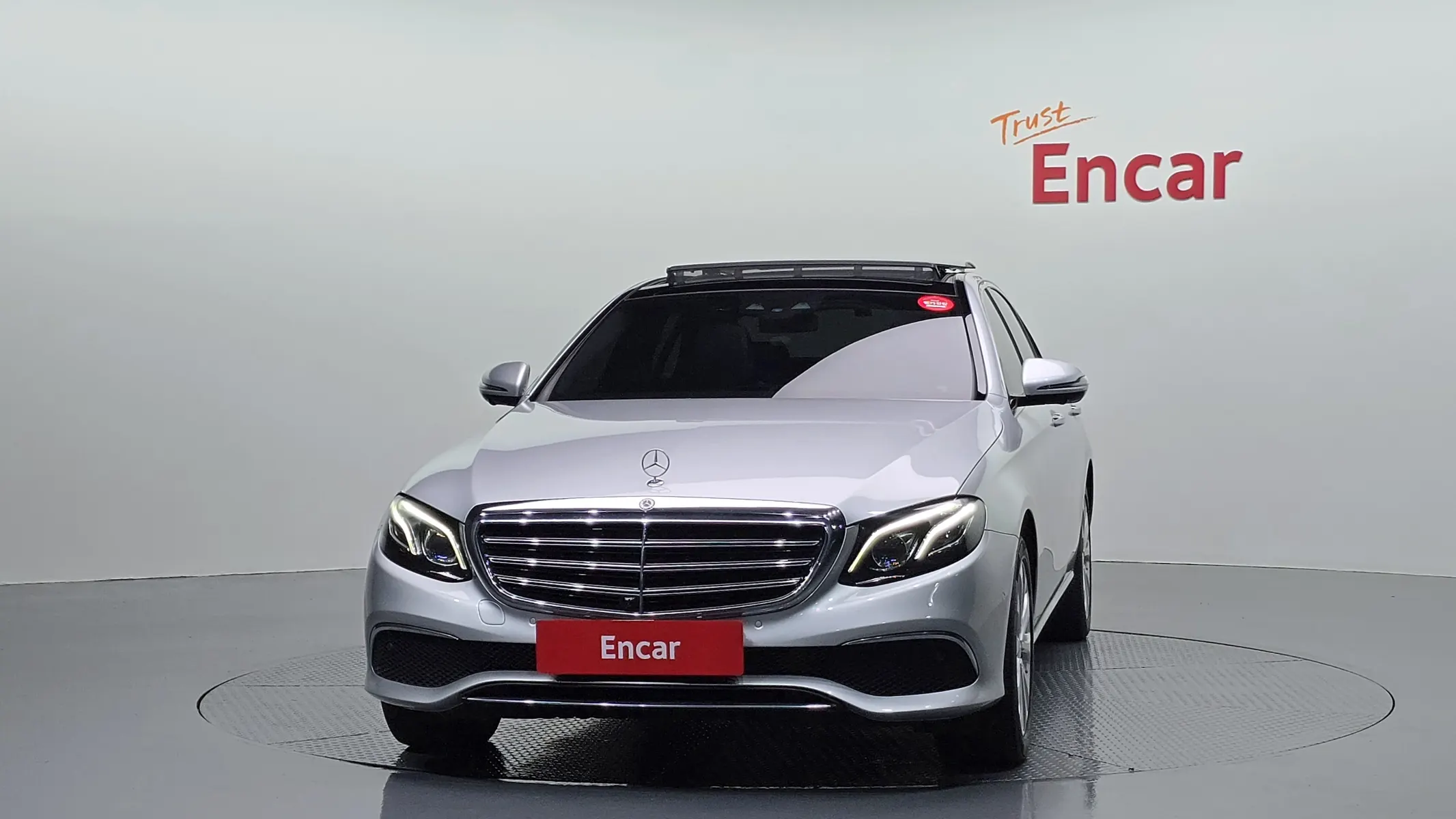 Mercedes-Benz E-Class W213 E300 2019 3/33