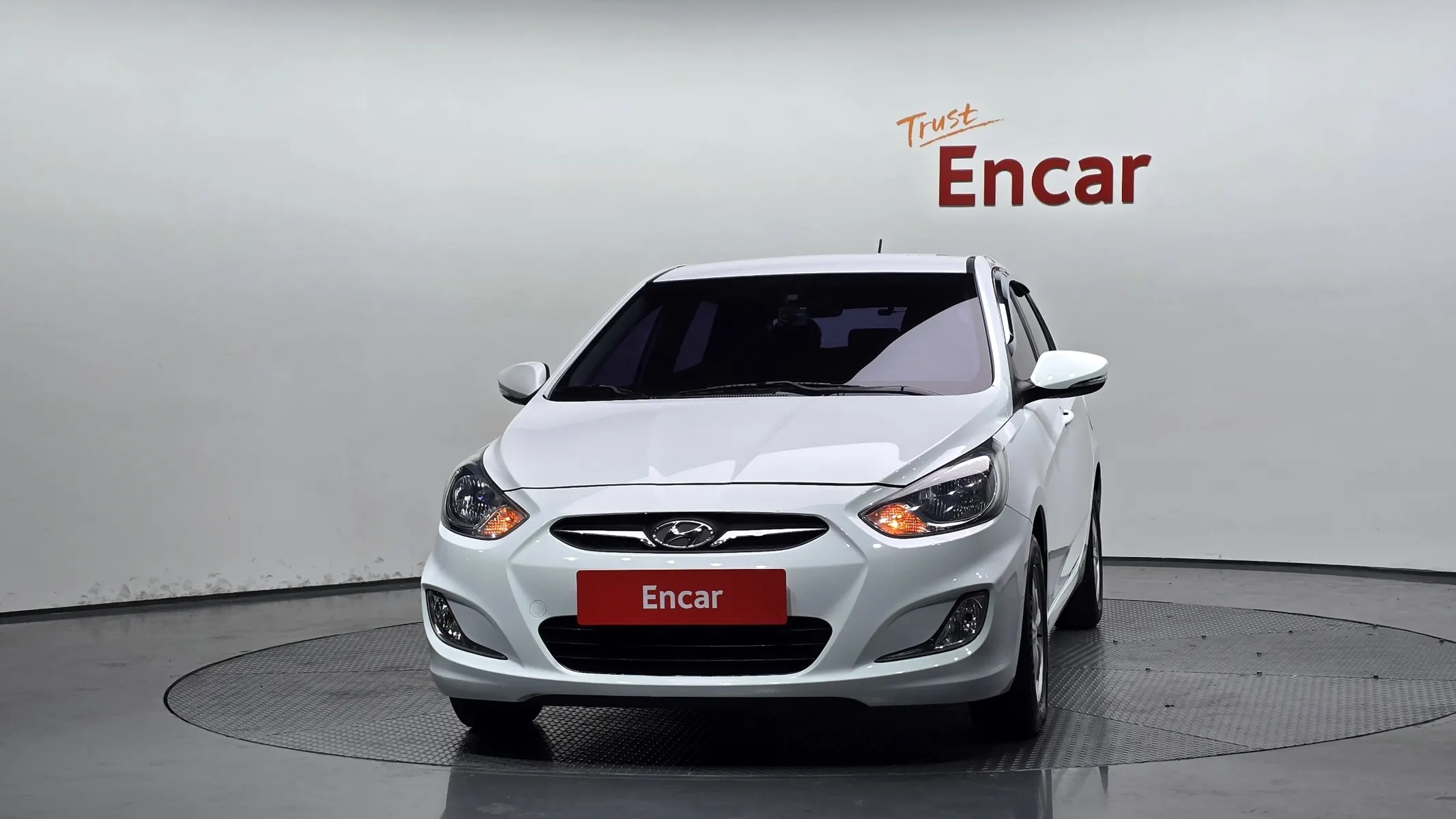 Hyundai () 1.4 VVT 2012 2/5