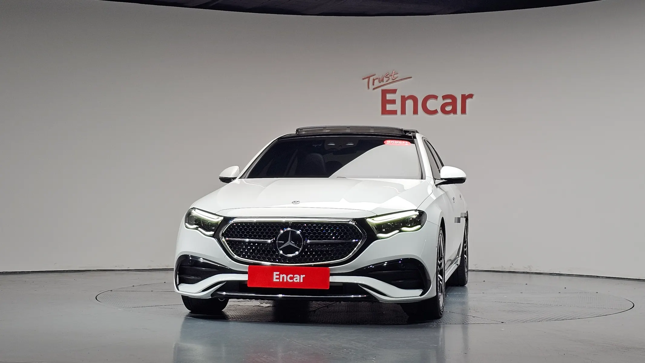 Mercedes-Benz E-Class W214 E300 4MATIC AMG Line 2024 2/36