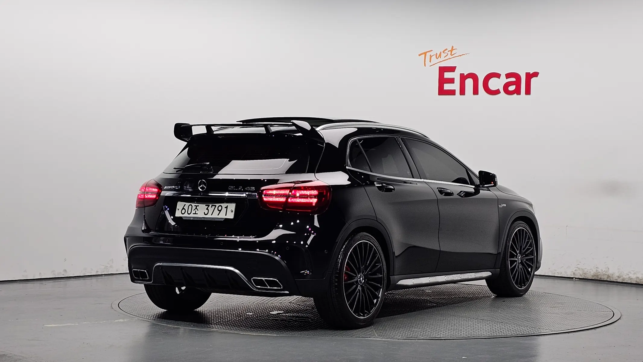 Mercedes-Benz GLA-Class X156 GLA45 AMG 4MATIC 2019 2/36