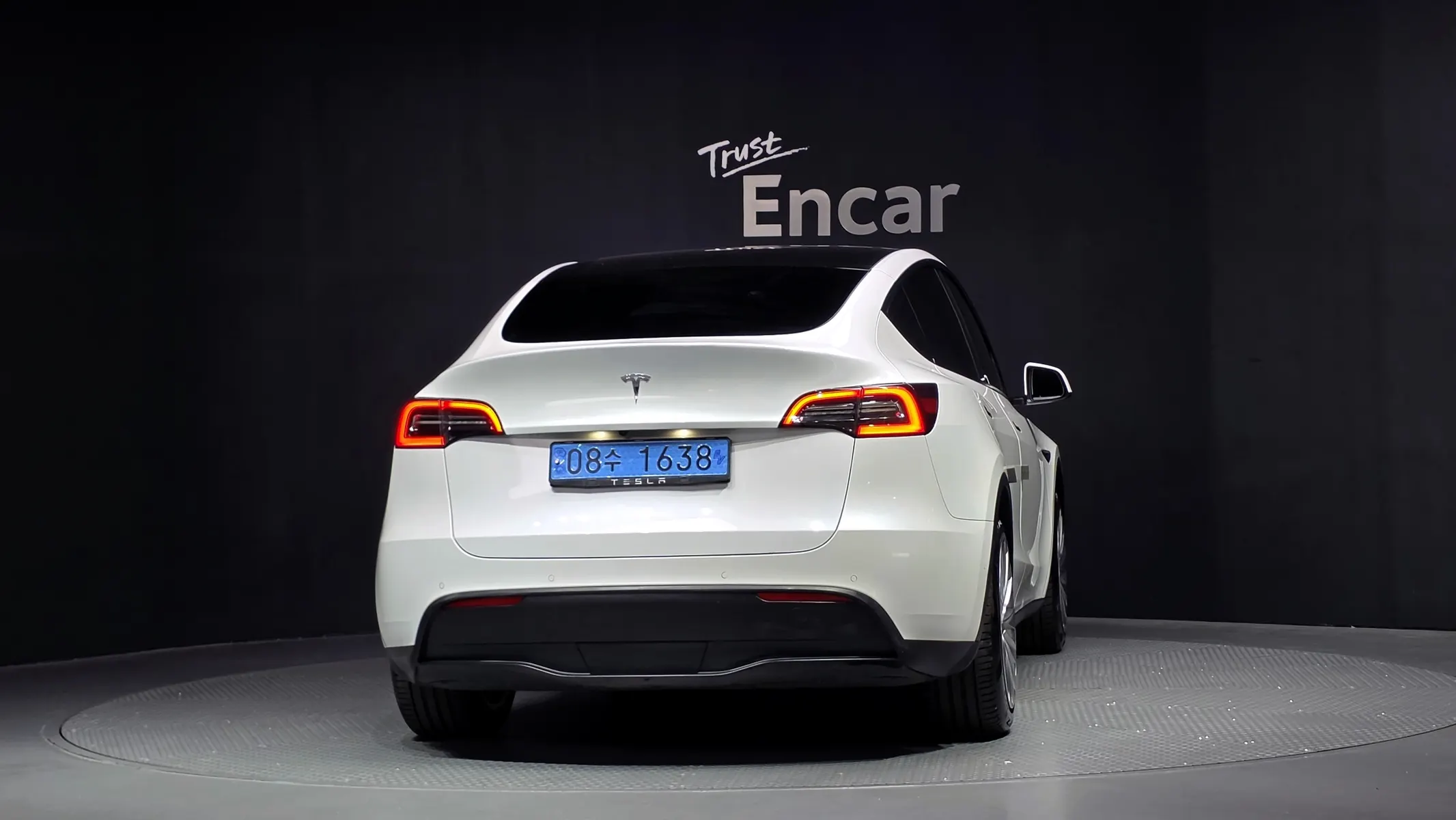Tesla Y RWD 2021 3/5