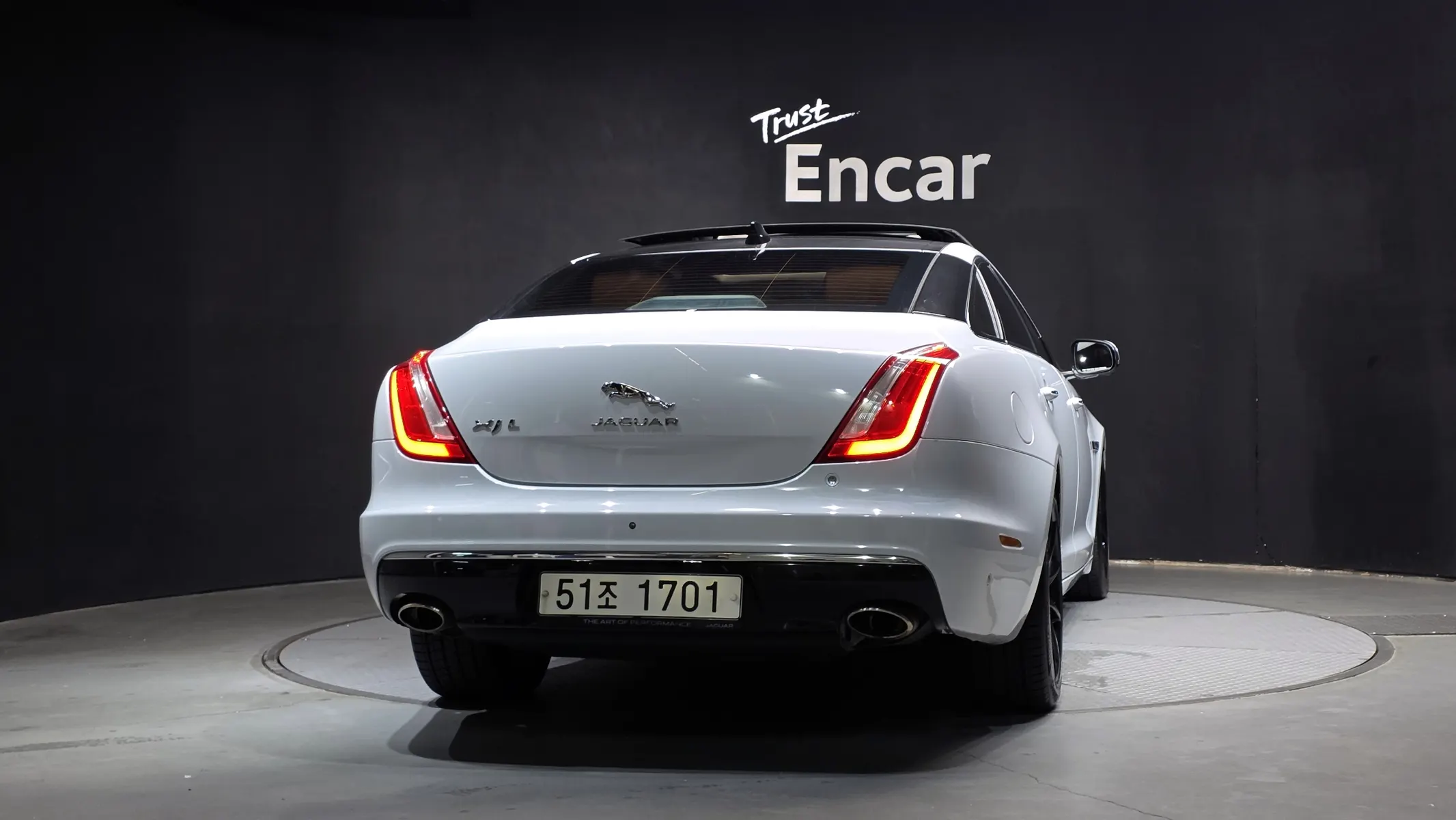 Jaguar All New XJ 3.0D LWB 2018 3/5
