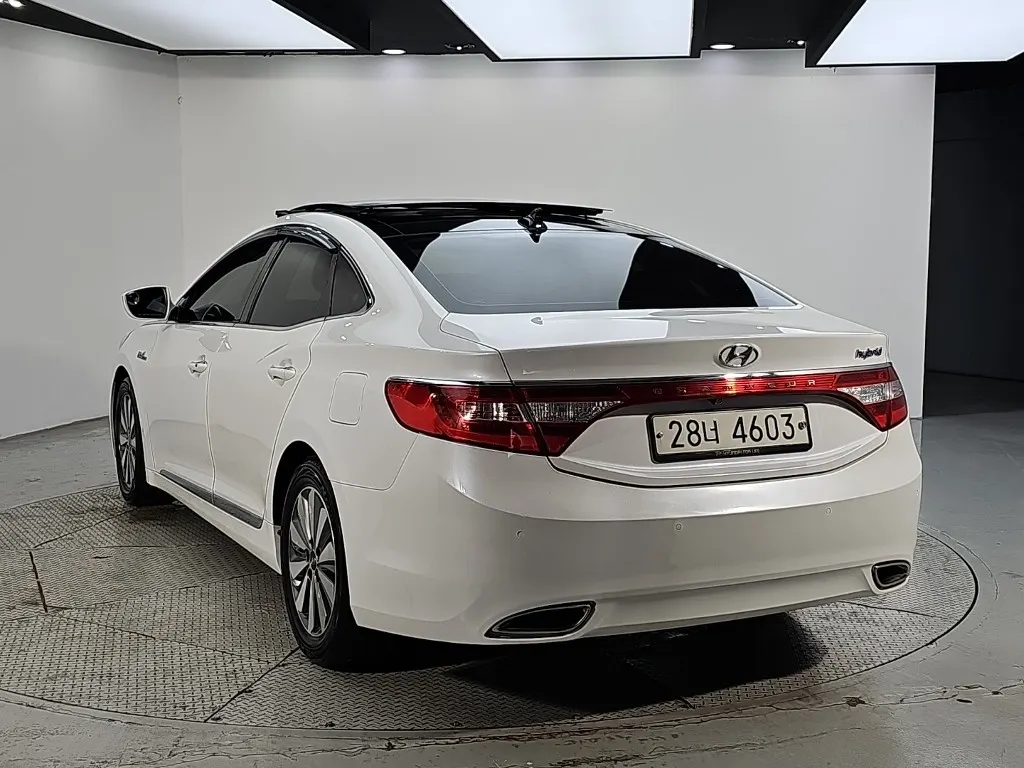 Hyundai HG 2014 2/5
