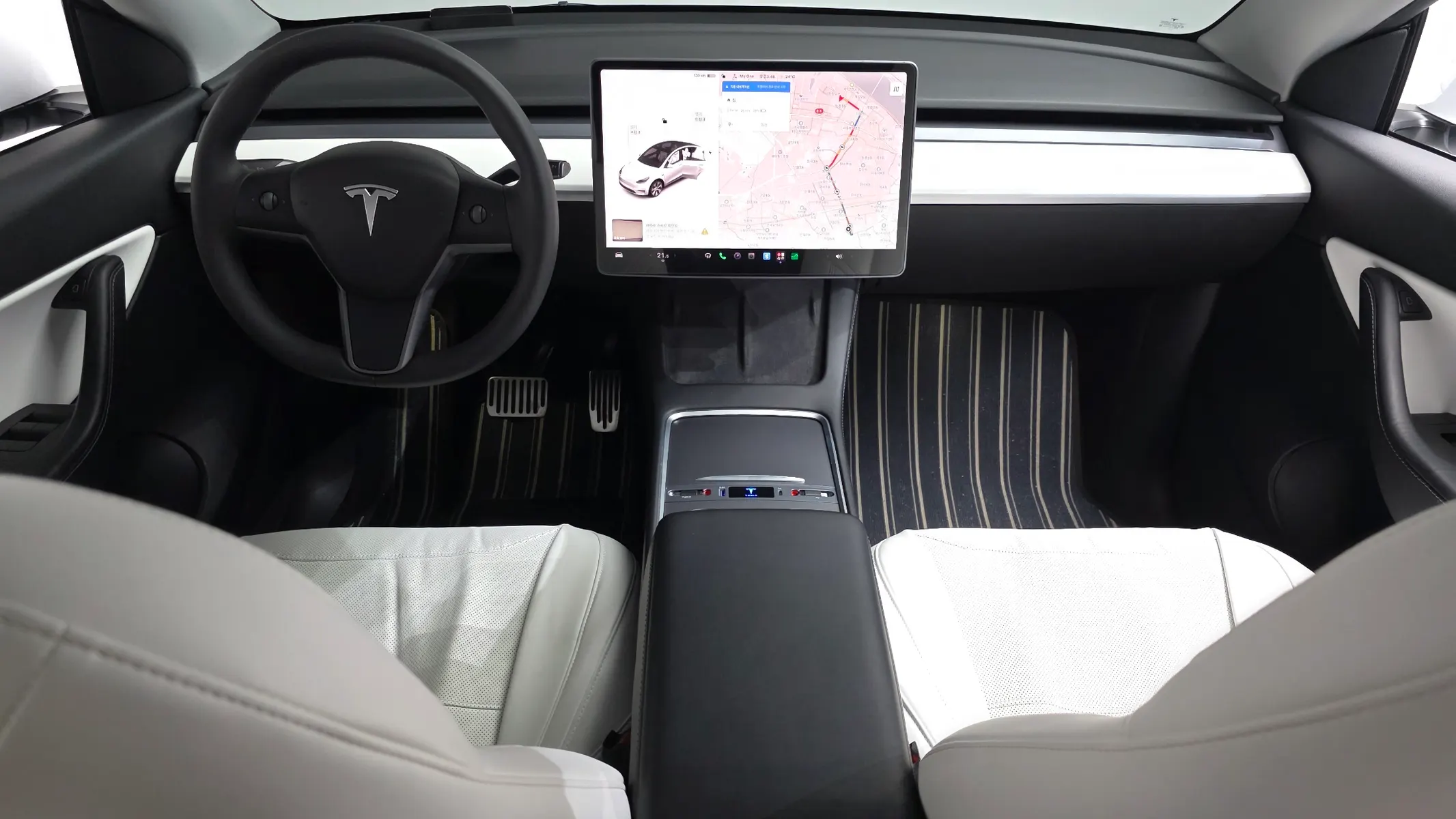 Tesla Y AWD 2021 4/5