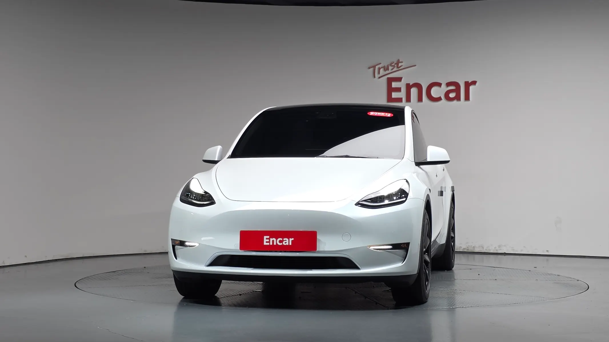 Tesla Y AWD 2021 2/5