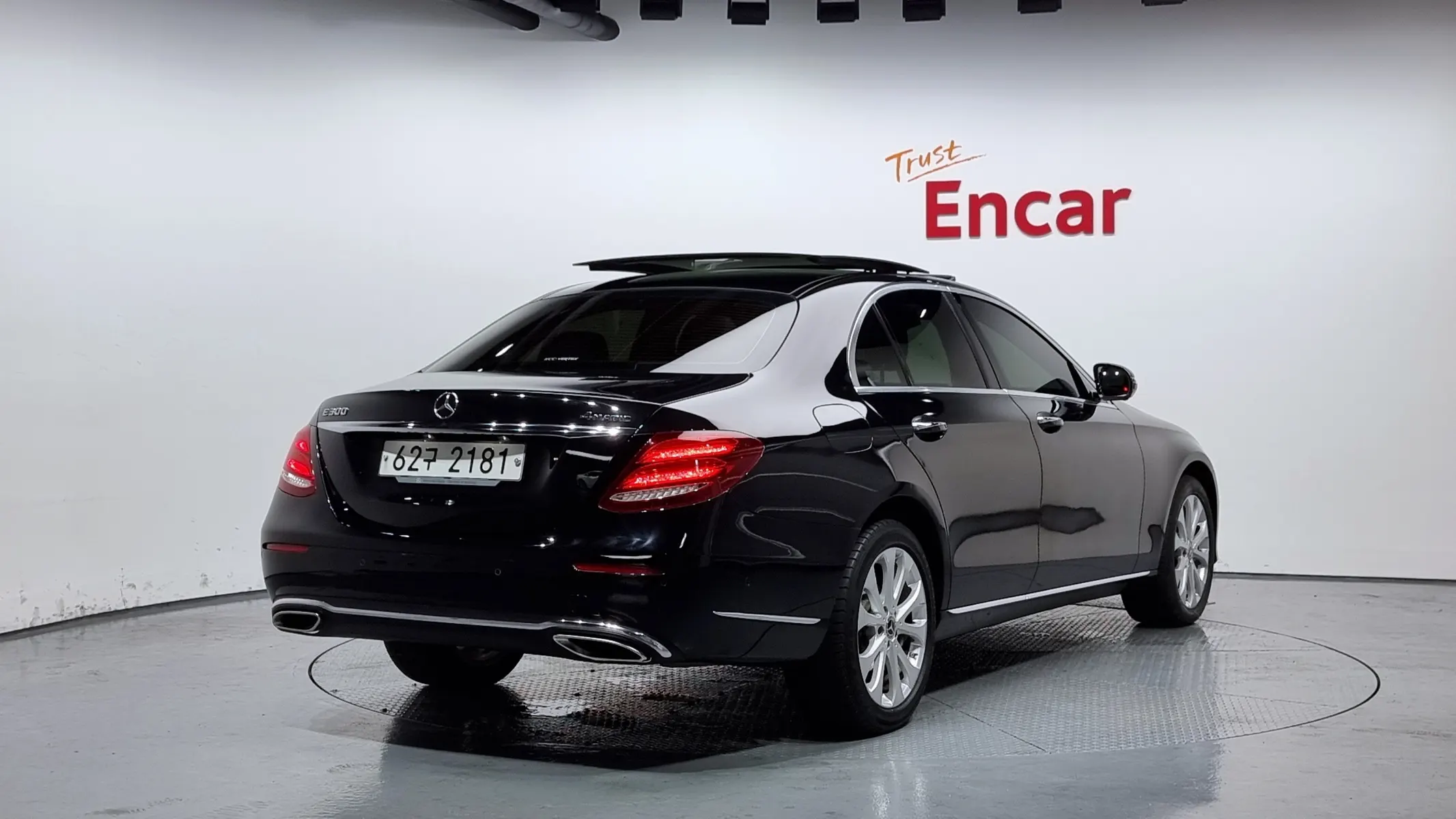 Mercedes-Benz E-Class W213 E300 4MATIC 2019 2/21