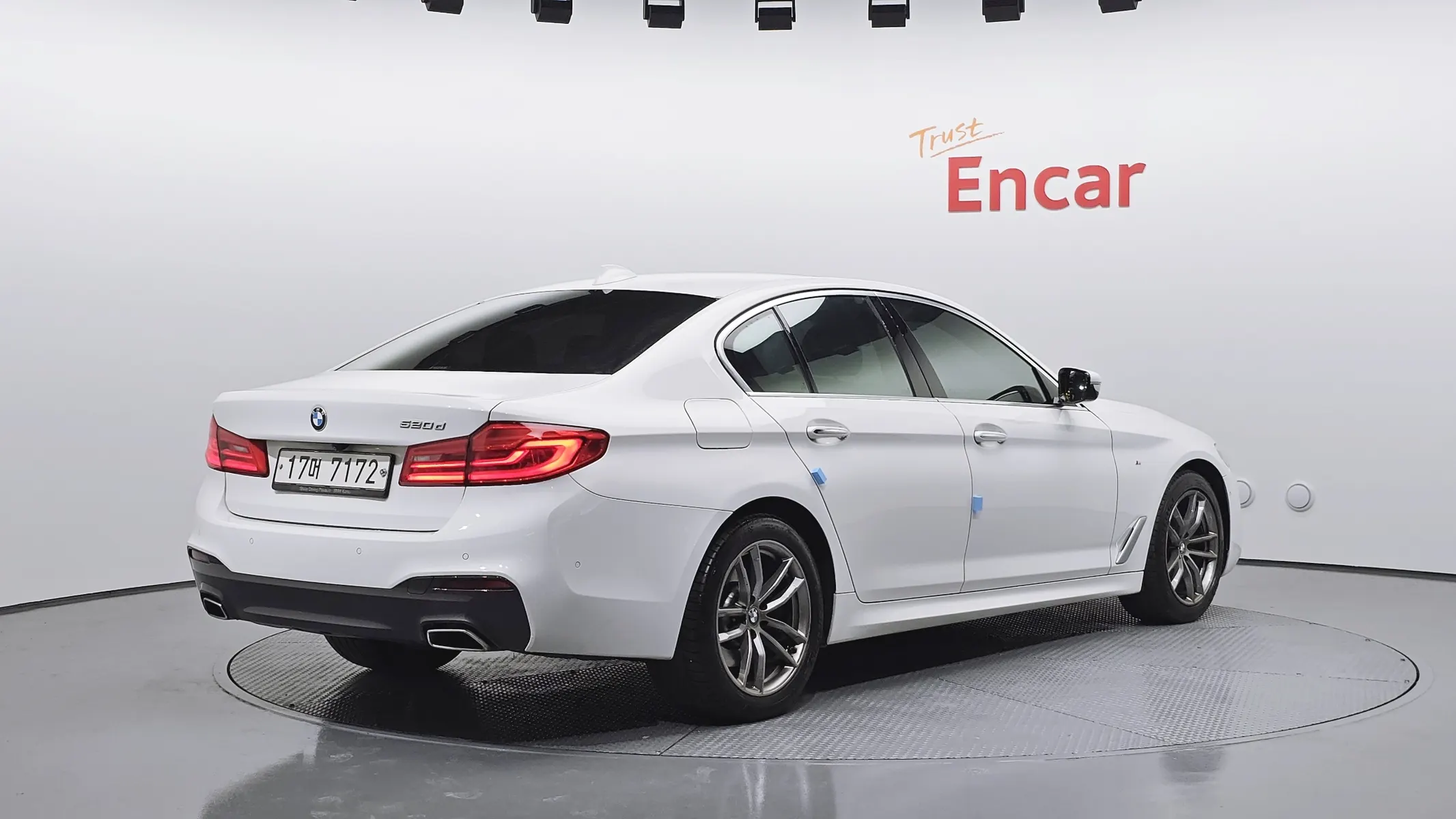 BMW 5 Series (G30) 520d M 2017 2/21