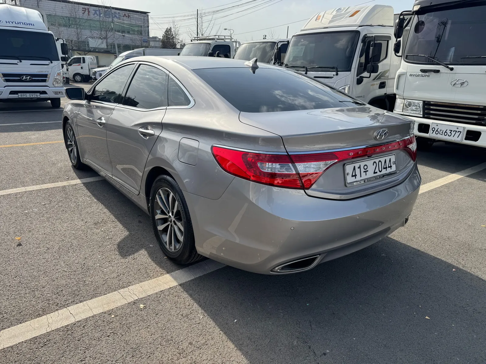 Hyundai Grandeur HG HG240 2011 2/5