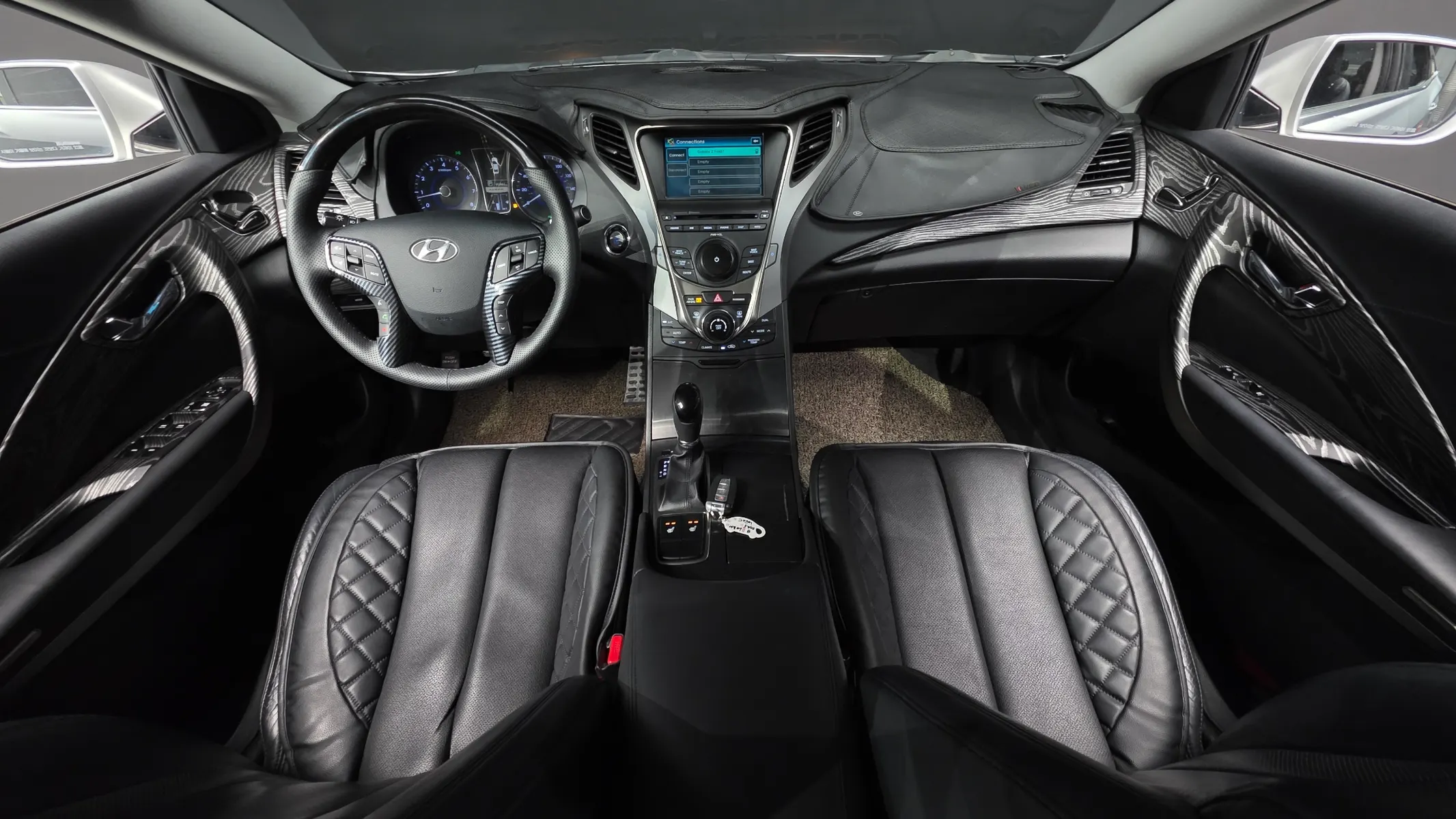 Hyundai Grandeur HG () 2013 4/5
