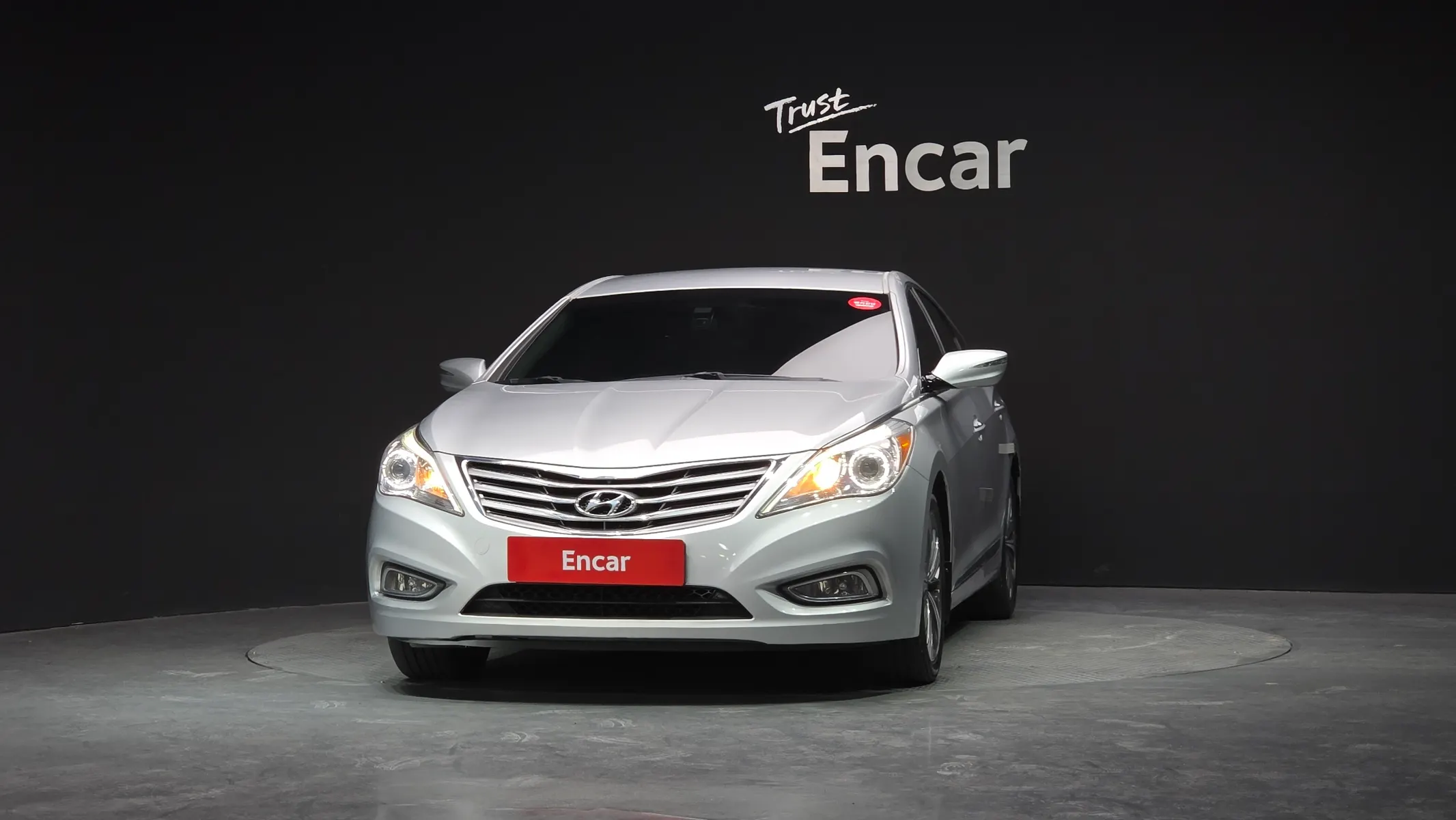 Hyundai Grandeur HG () 2013 2/5