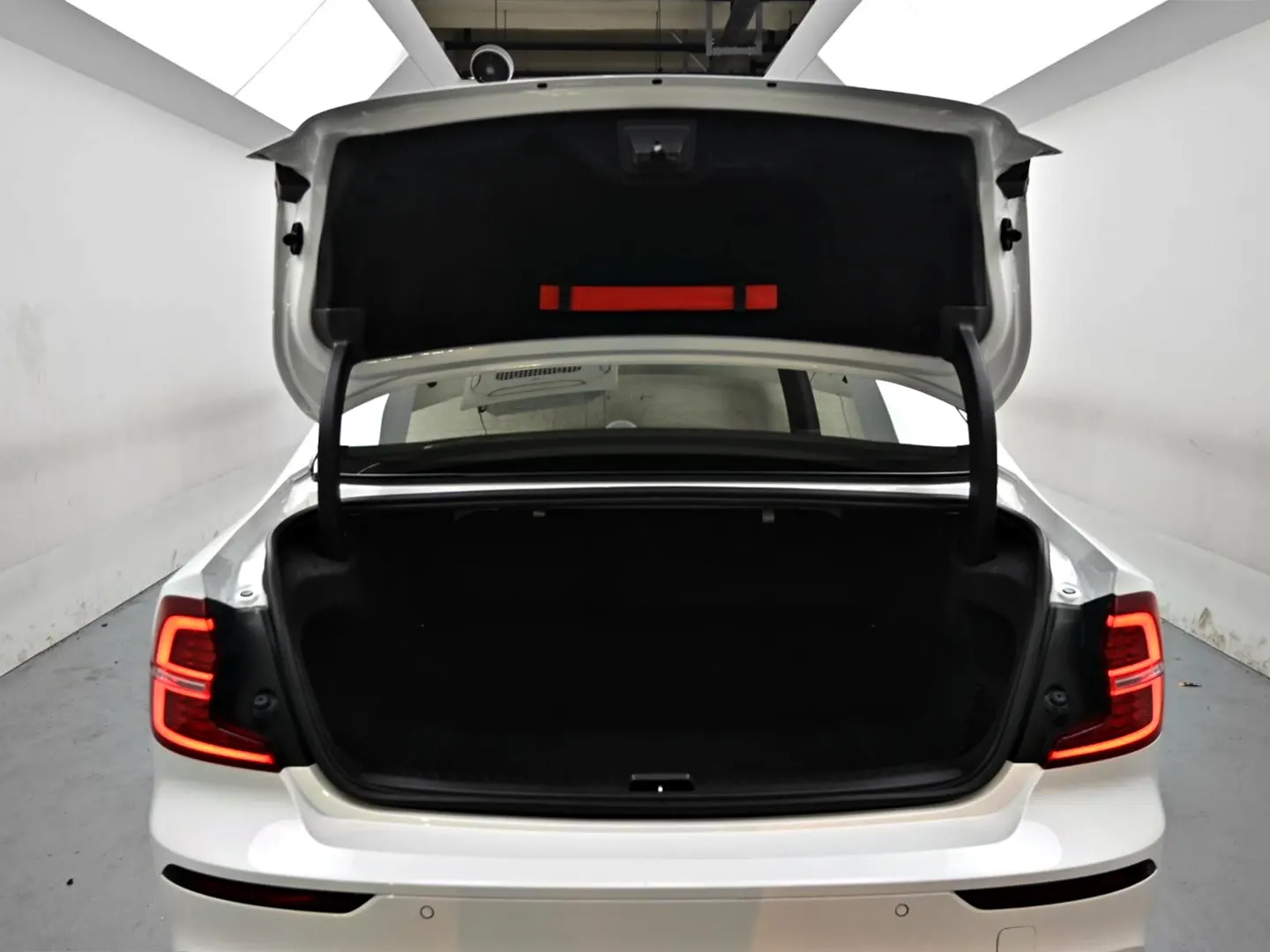 Volvo S60 3 B5 2024 3/5