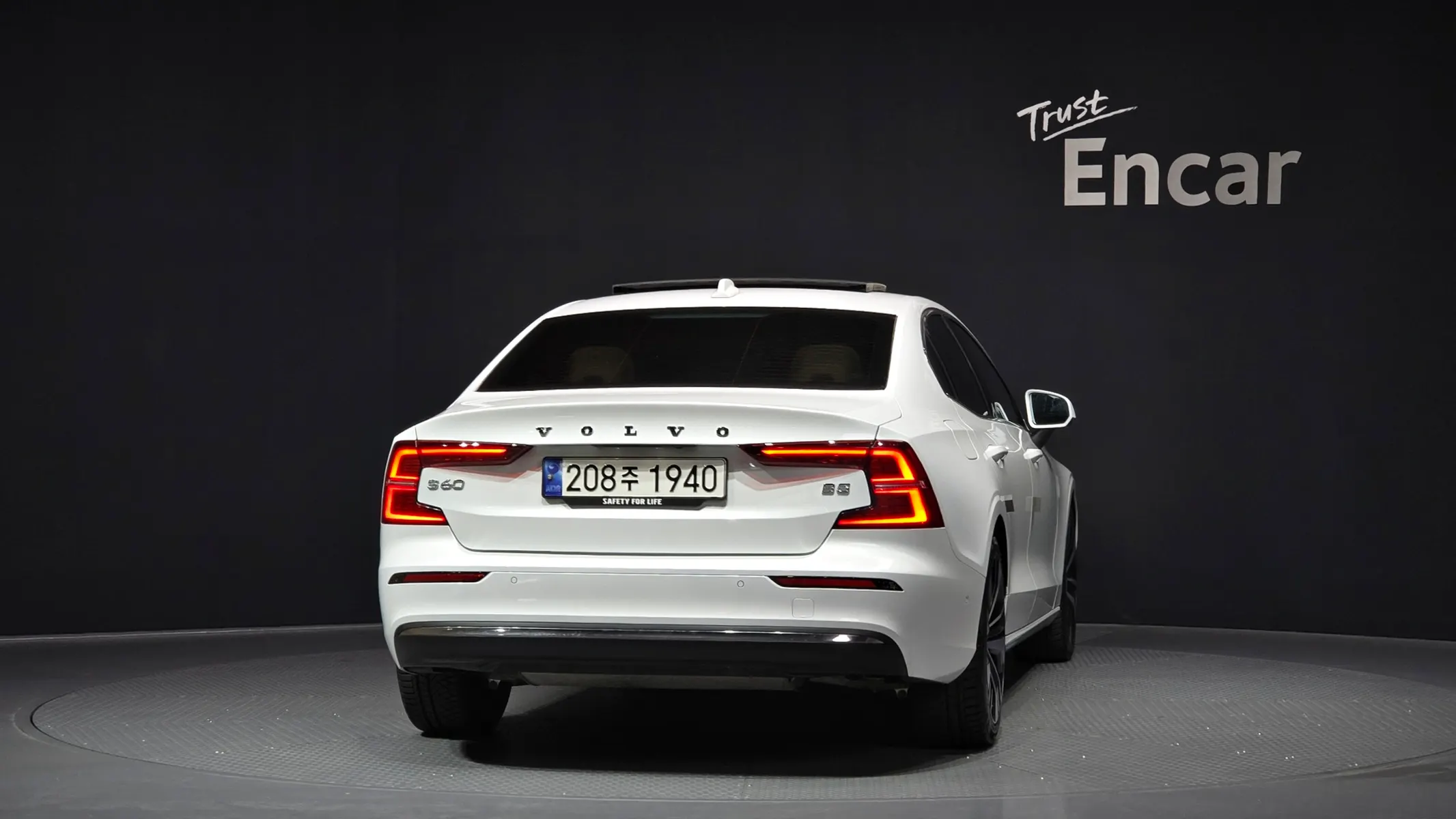 Volvo S60 3 B5 2024 2/5