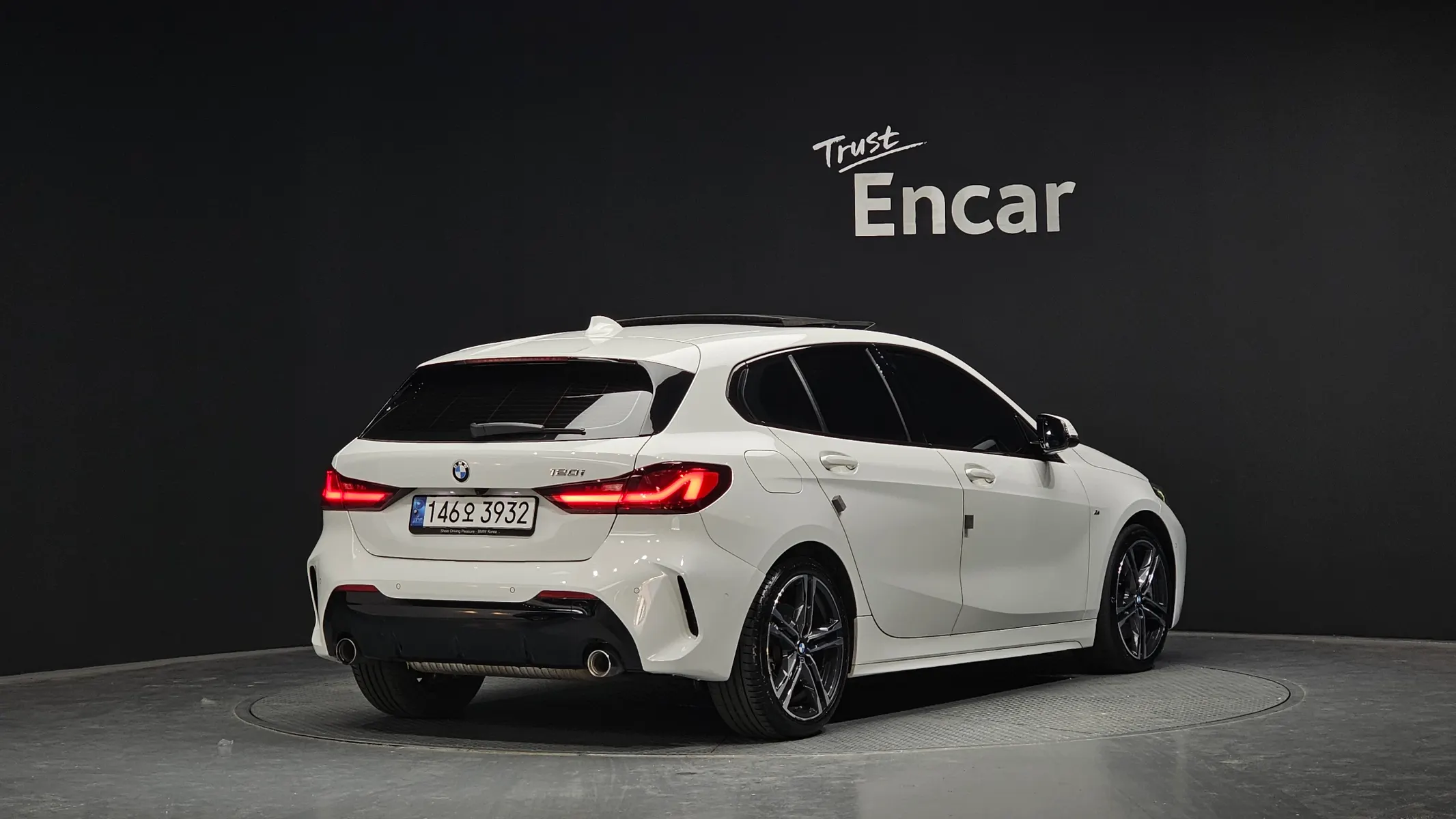 BMW 1 Series (F40) 120i M 2022 2/32