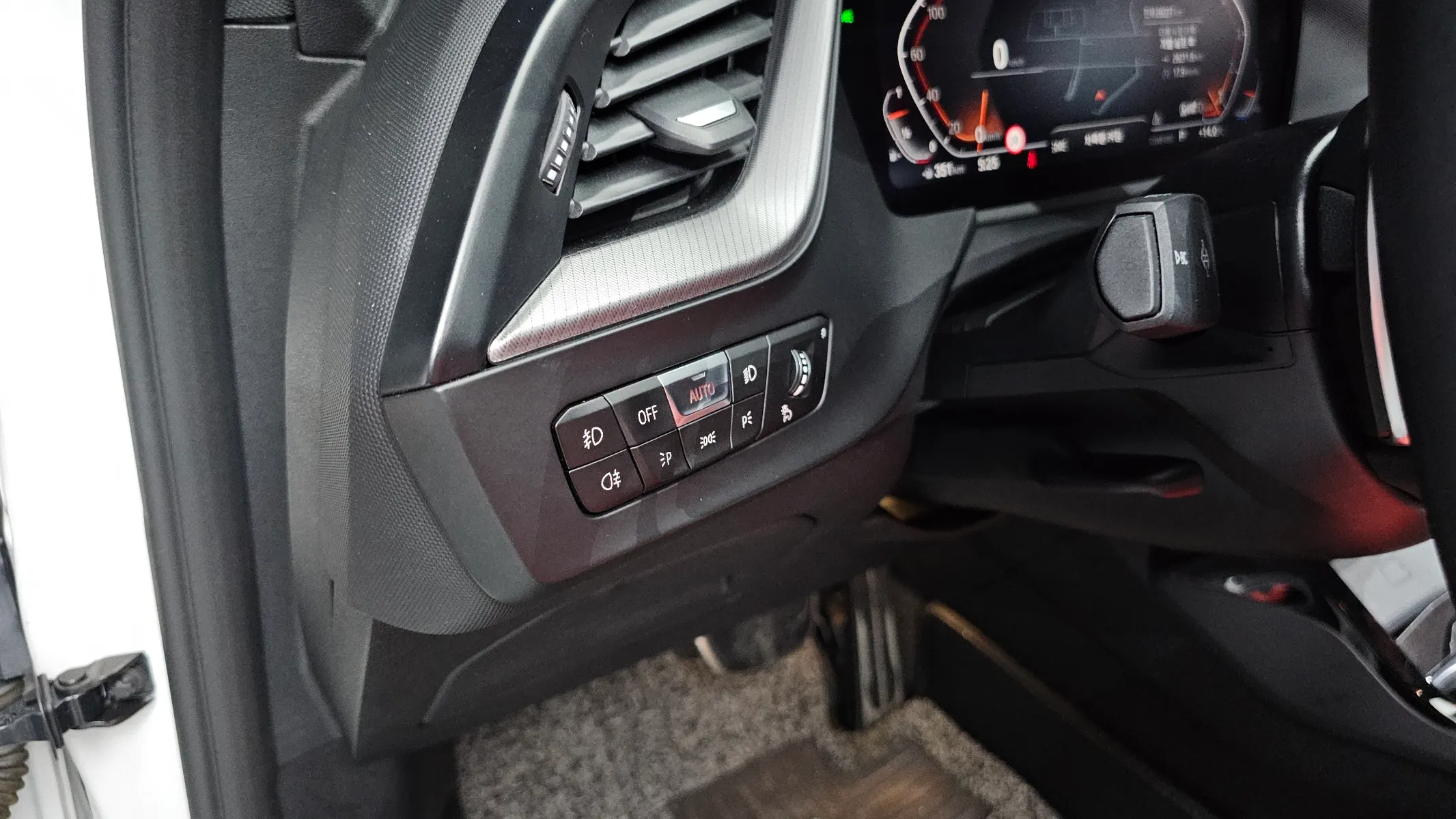 BMW 1 Series (F40) 120i M 2022 31/32
