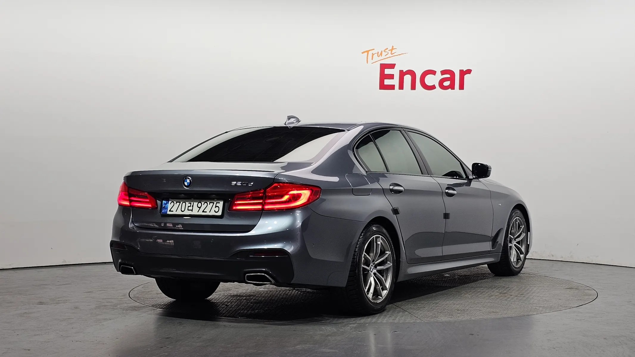 BMW 5 Series (G30) 520d M 2017 2/21
