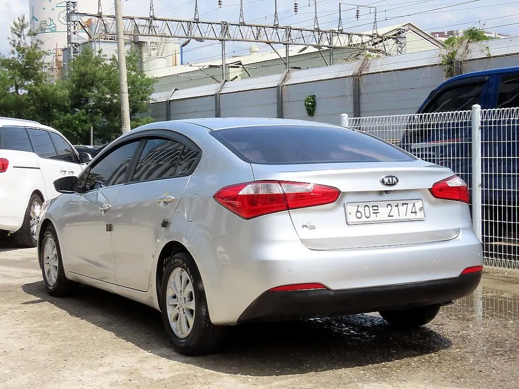 Kia K3 2014 2/5