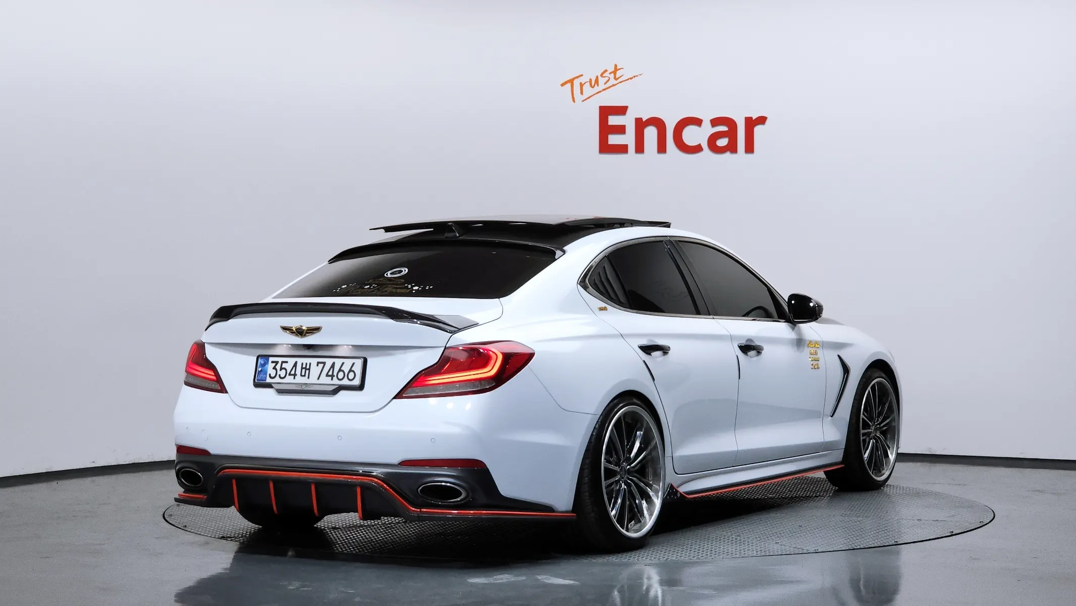 Genesis G70 2.0T AWD 2019 2/27