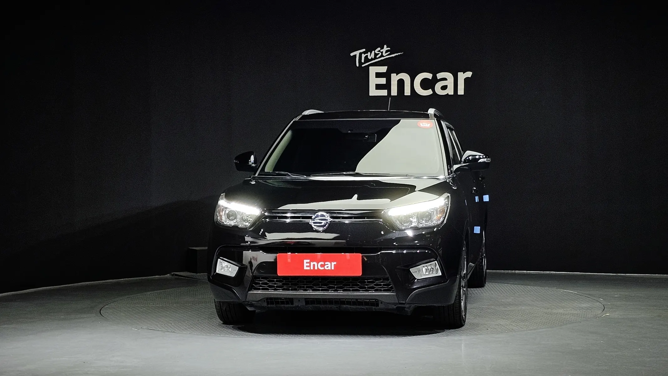 KG Mobility Tivoli LX 2WD 2015 2/5