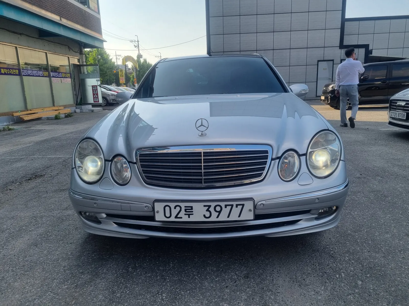 Mercedes-Benz E-Class W211 E350 4MATIC 2005 2/18
