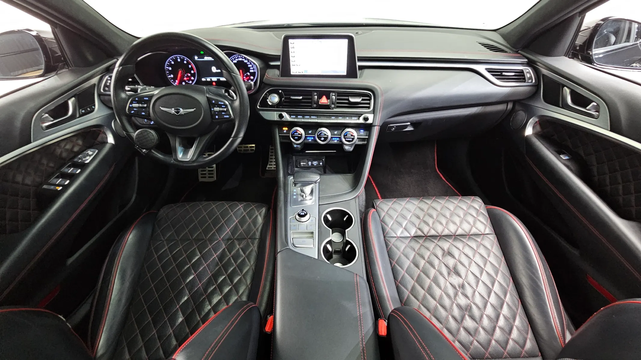 Genesis G70 2.0T AWD 2018 4/5