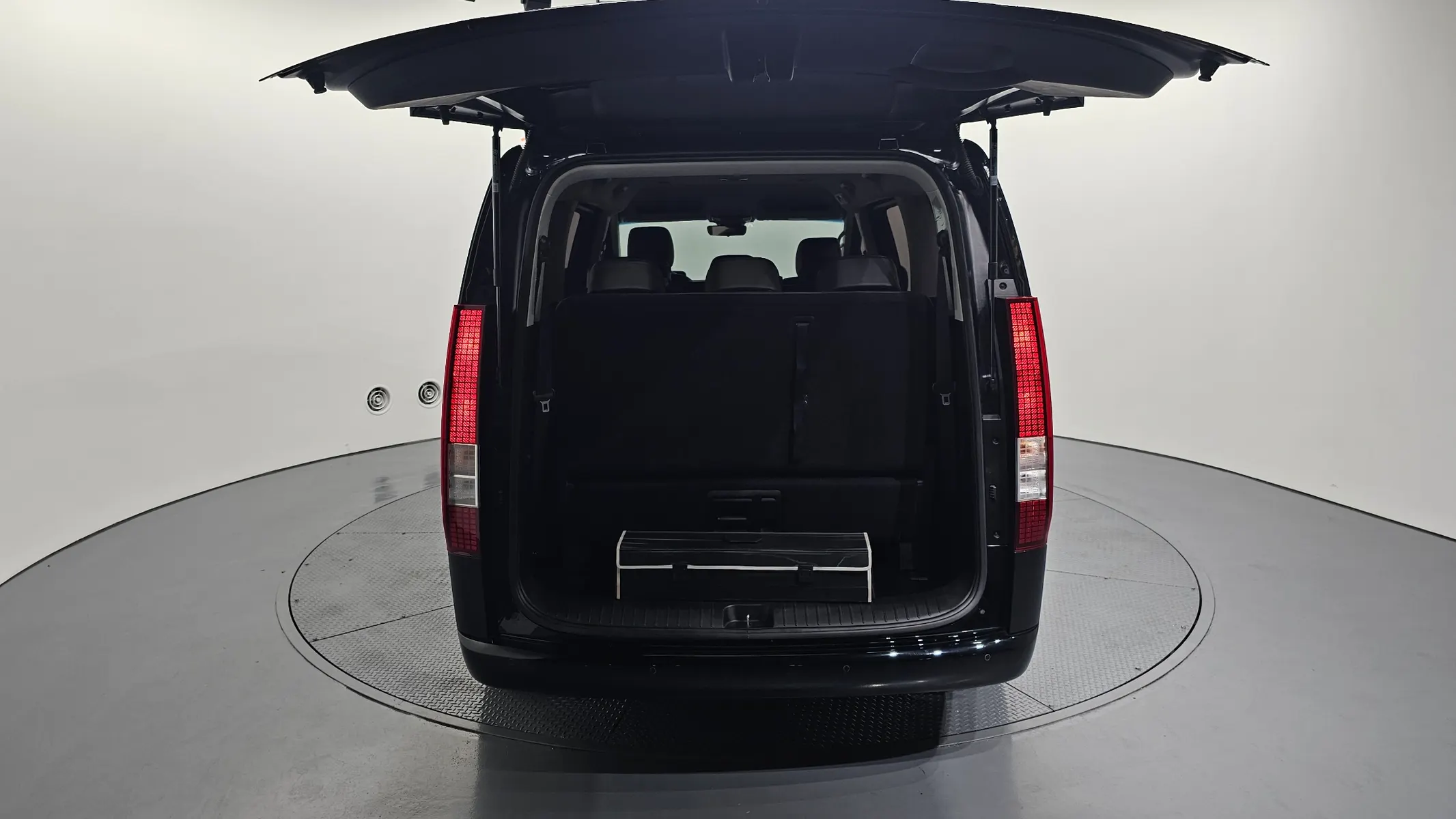 Hyundai Staria 11 2022 20/21