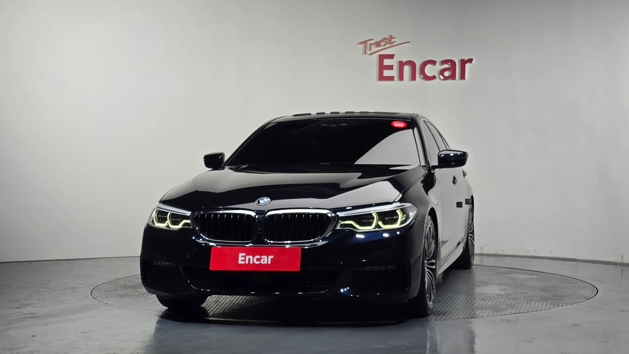 BMW 5 Series (G30) 530i xDrive M 2019 3/35