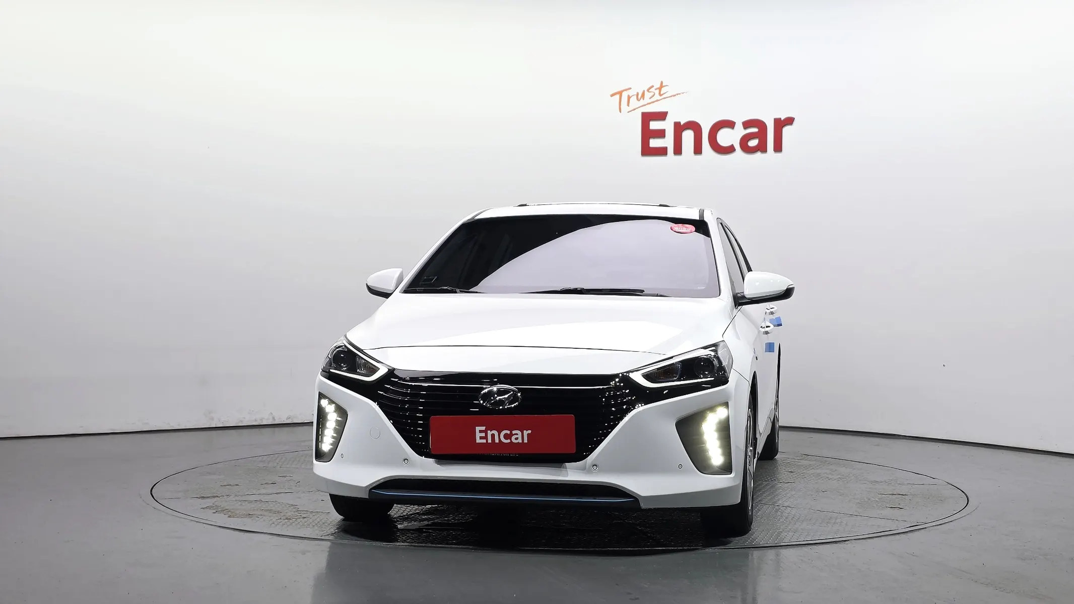 Hyundai 아이오닉 하이브리드 Q 2017 2/5