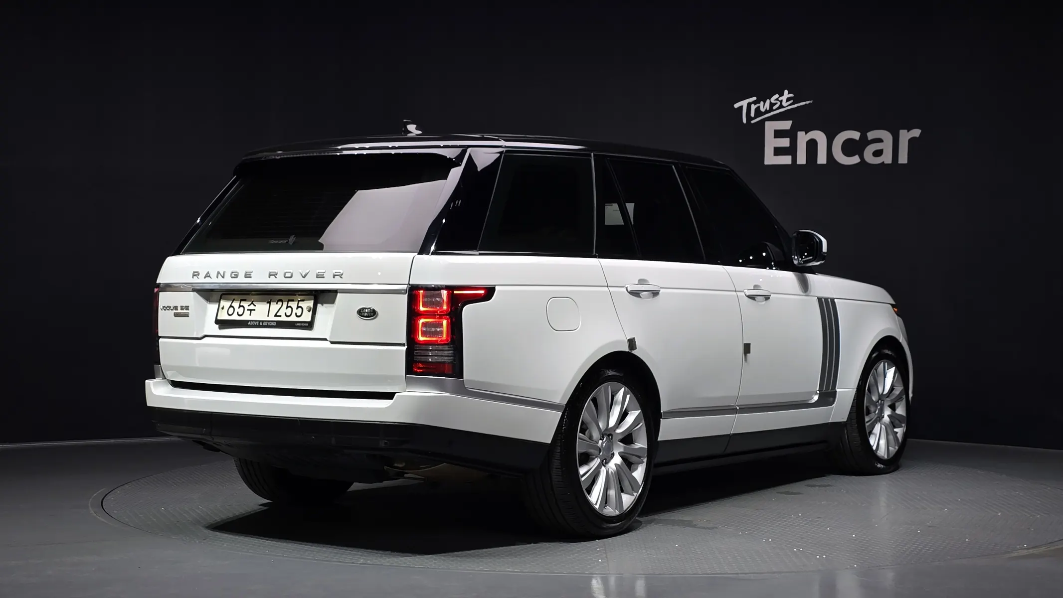 Land Rover 4 5.0 SC Vogue SE 2017 2/37