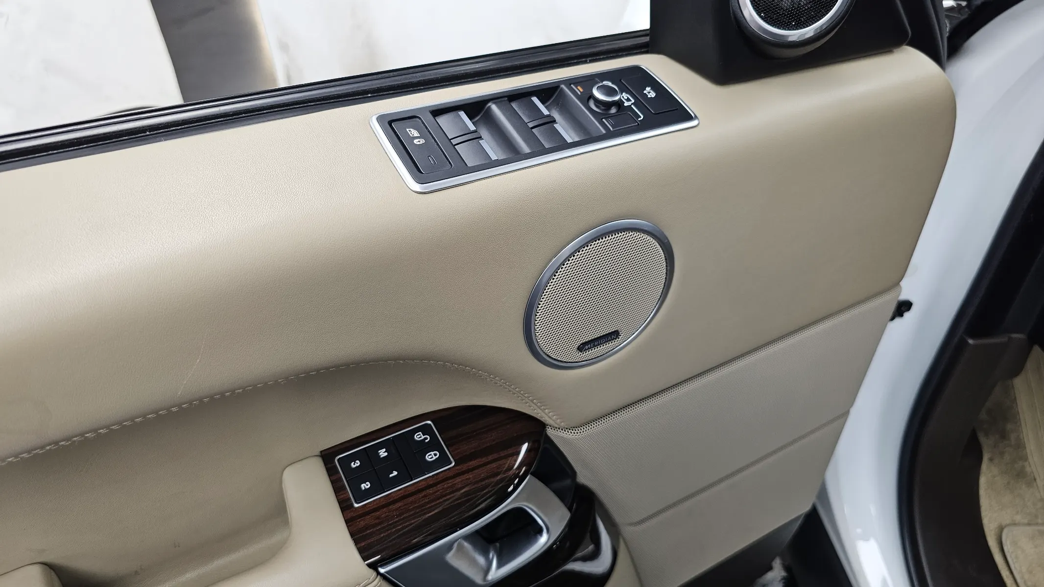 Land Rover 4 5.0 SC Vogue SE 2017 36/37
