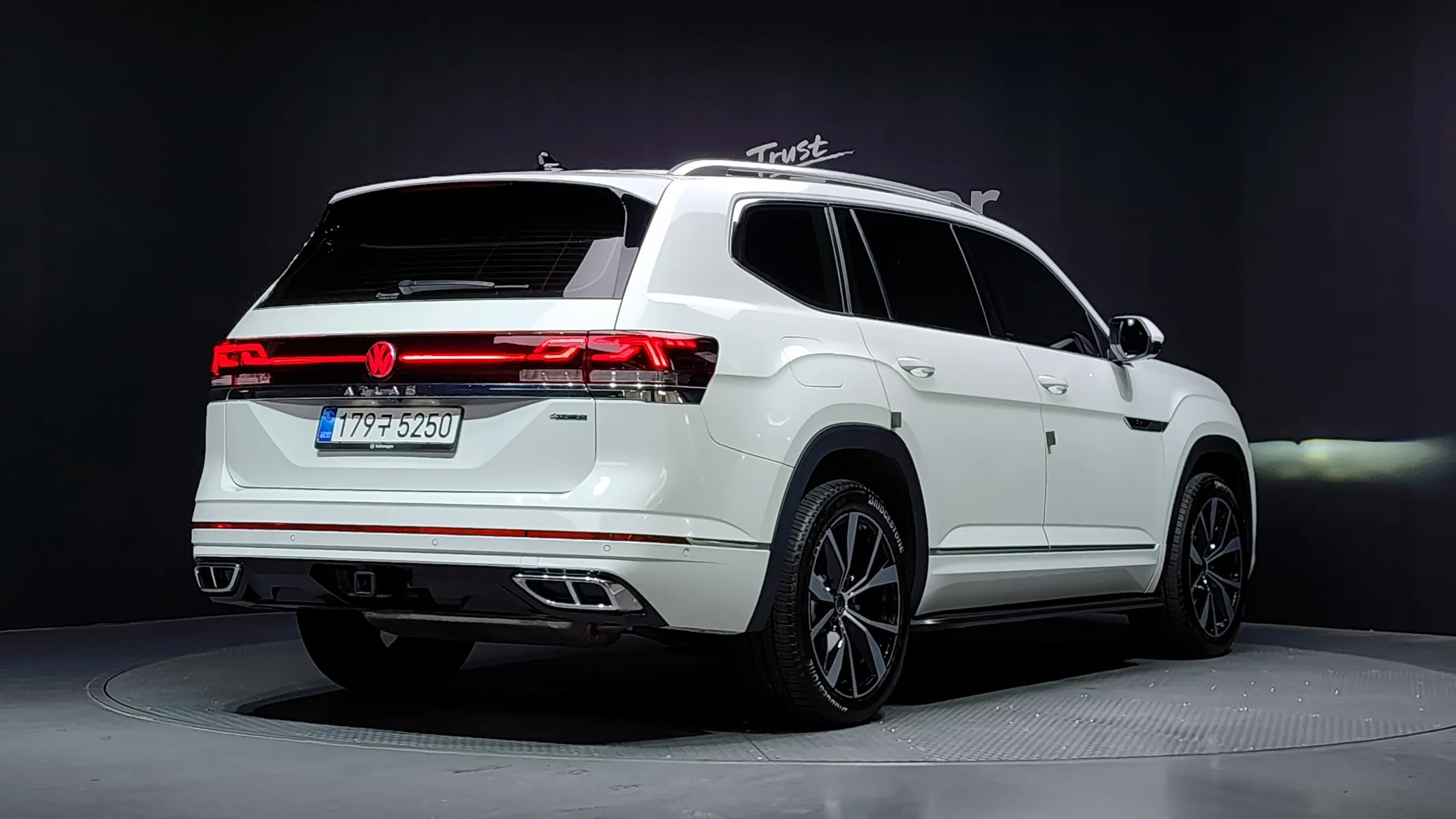 Volkswagen 아틀라스 2.0 TSI R-LINE 7 2025 2/34