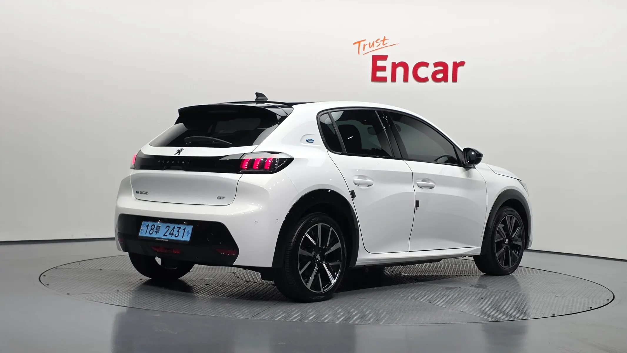 Peugeot e-208 2 GT 2023 2/31