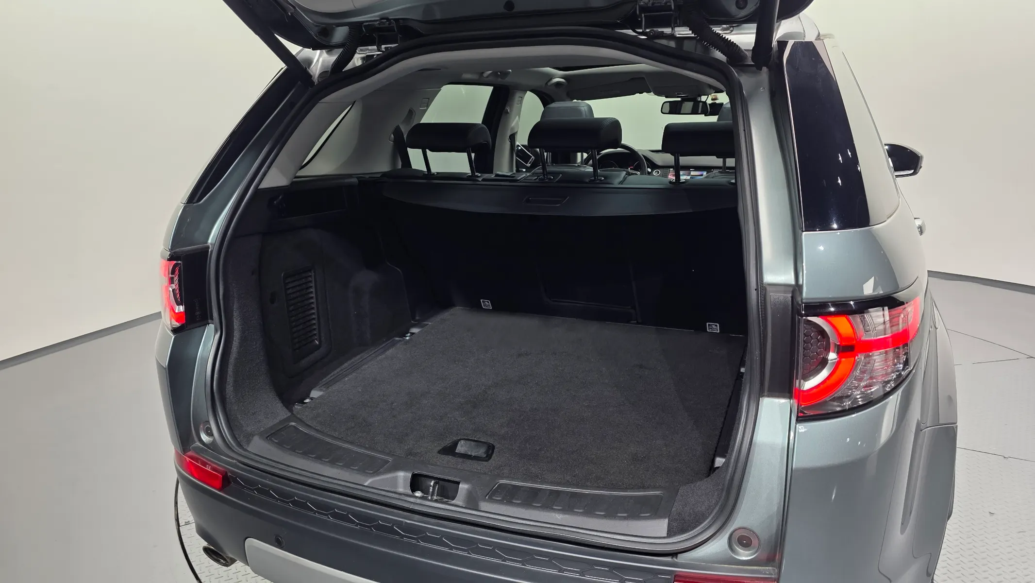 Land Rover 디스커버리 스포츠 2.0 TD4 HSE 2017 32/33