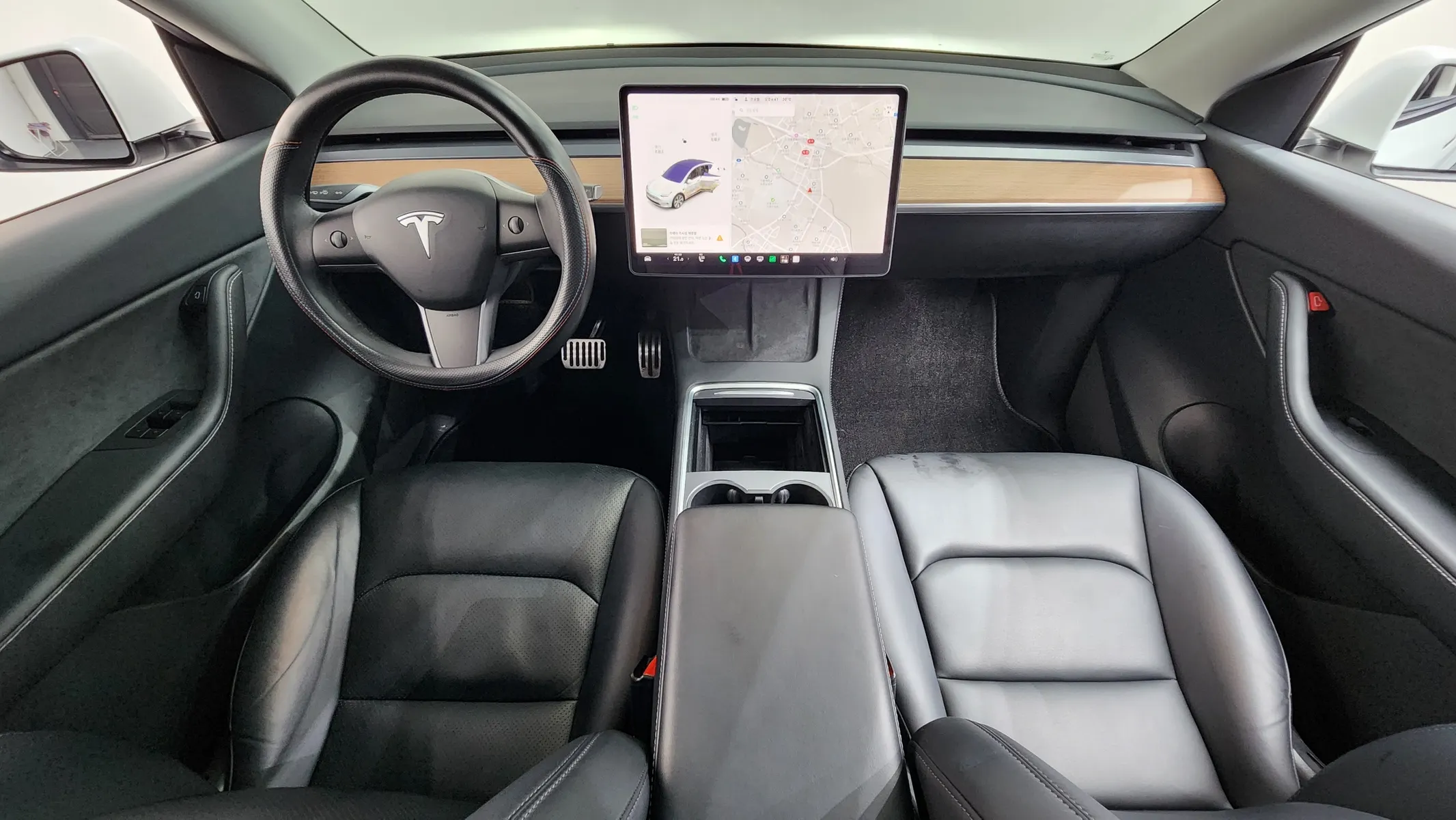 Tesla Y AWD 2021 4/5