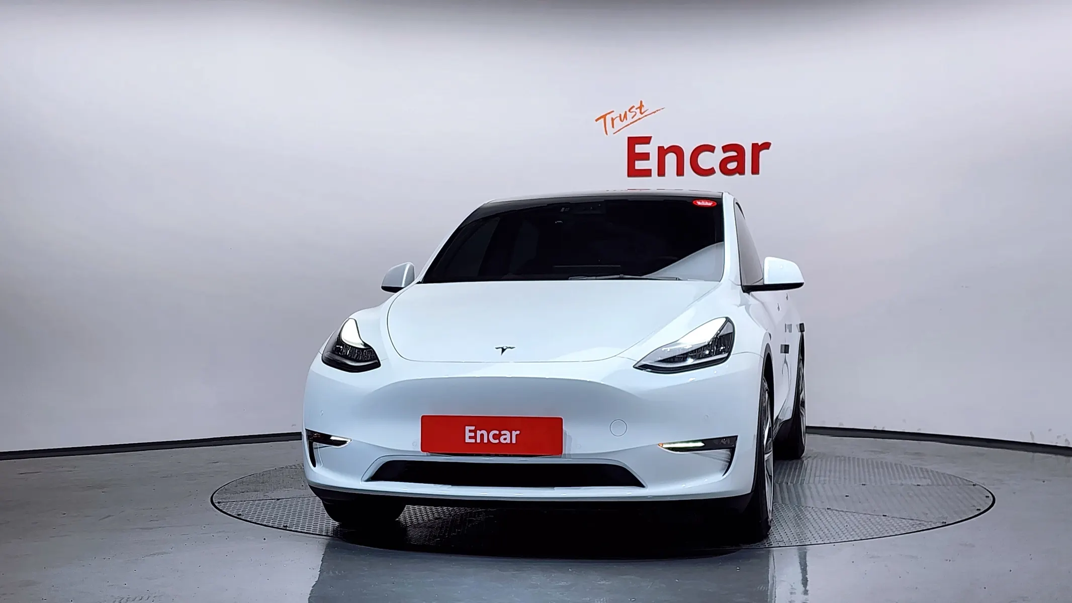 Tesla Y AWD 2021 2/5