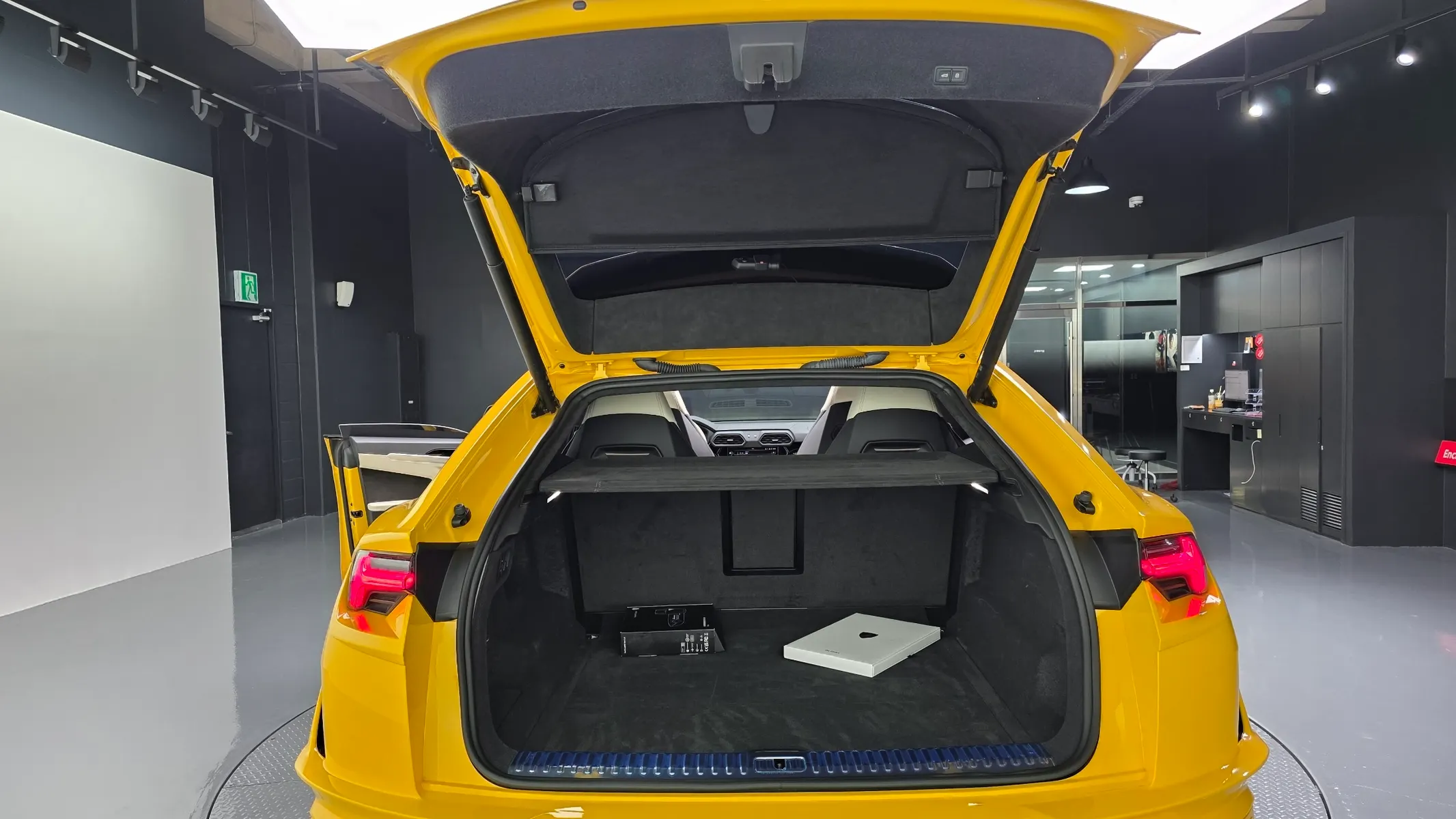 Lamborghini 우루스 4.0 V8 S 2024 35/36