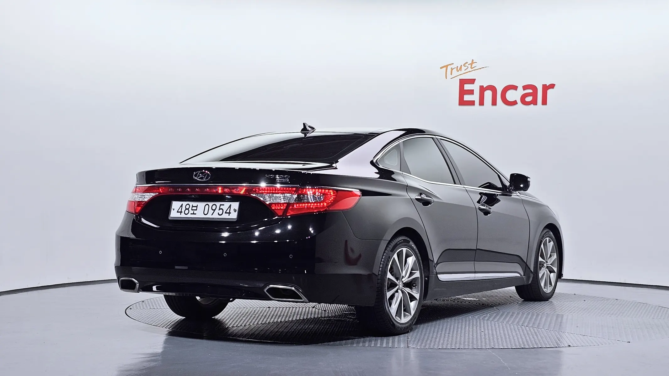 Hyundai Grandeur HG HG220 2016 2/33