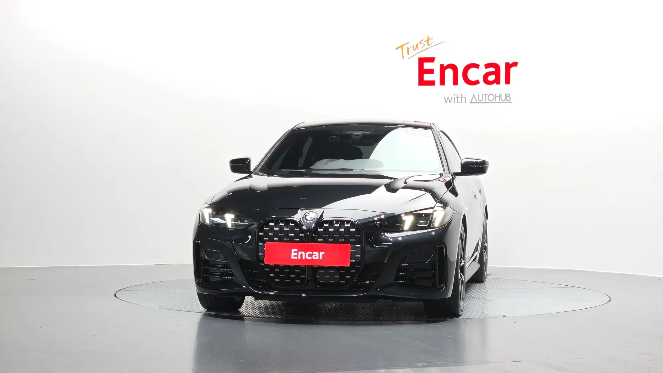 BMW 4 Series (G22) 420i M 2026 2/32
