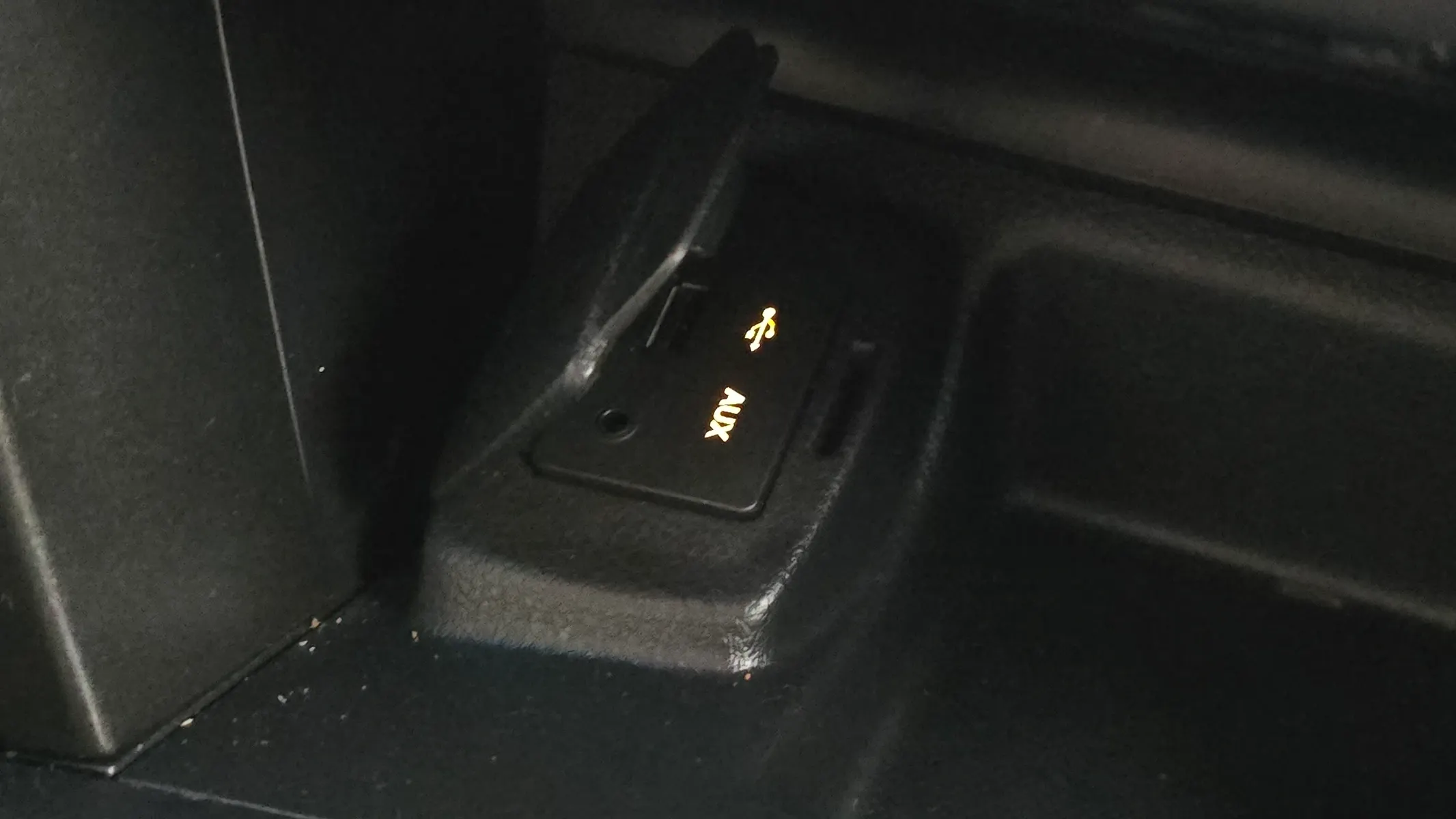 KG Mobility 코란도 스포츠 2.2 4WD 2017 30/31