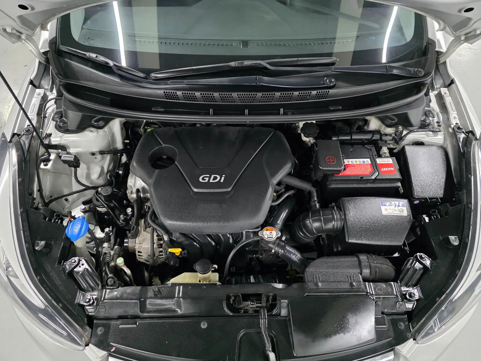 Hyundai 아반떼 1.6 GDi 2014 20/21