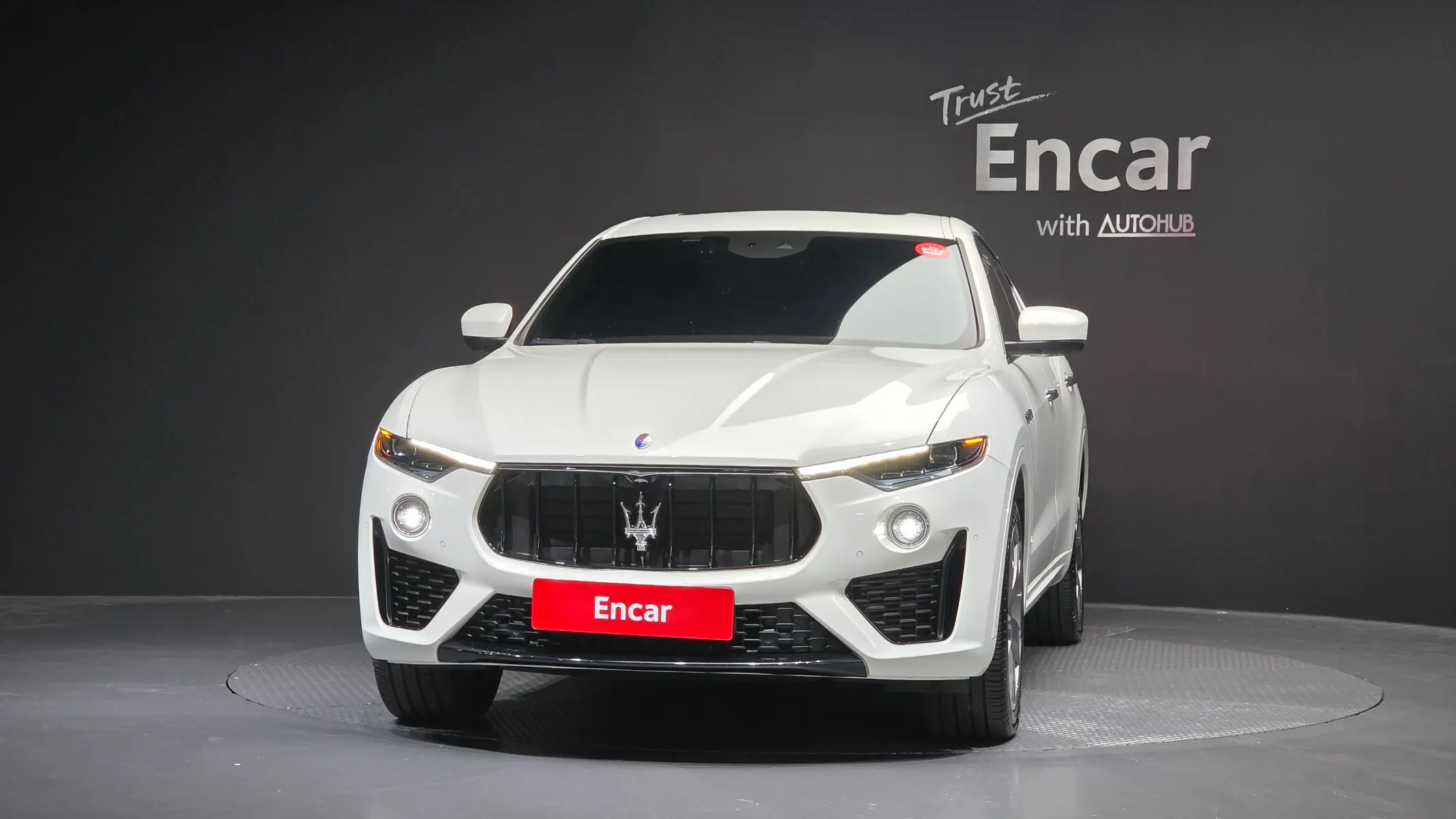 Maserati 르반떼 3.0 AWD 2020 2/5