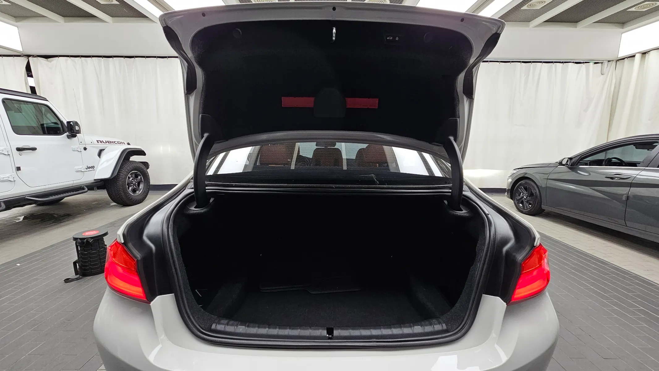 BMW 5 Series (G30) 520i 2018 20/21