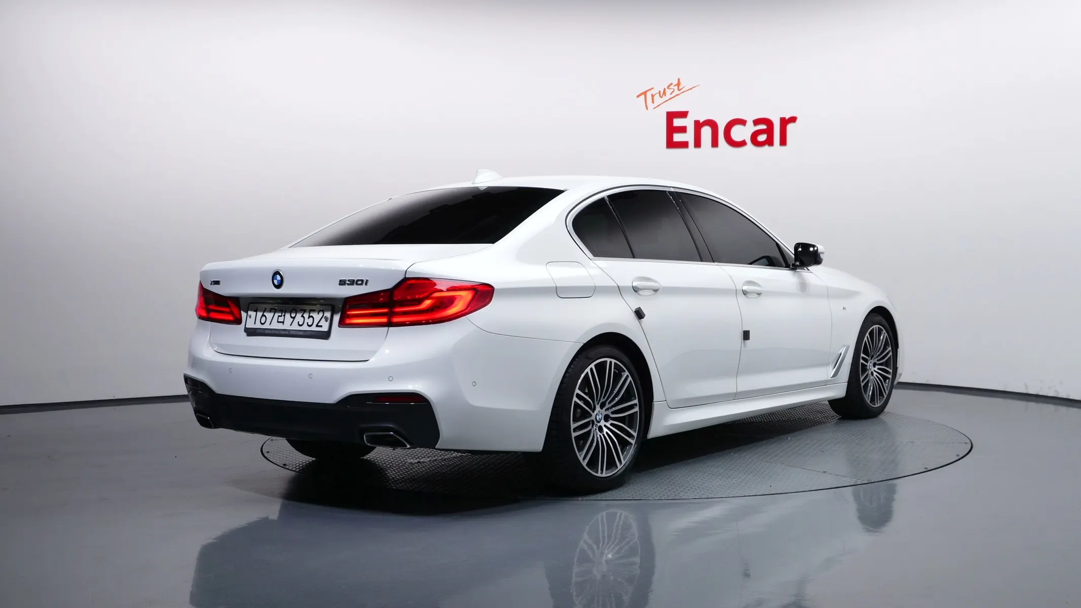BMW 5 Series (G30) 530i xDrive M 2020 2/36