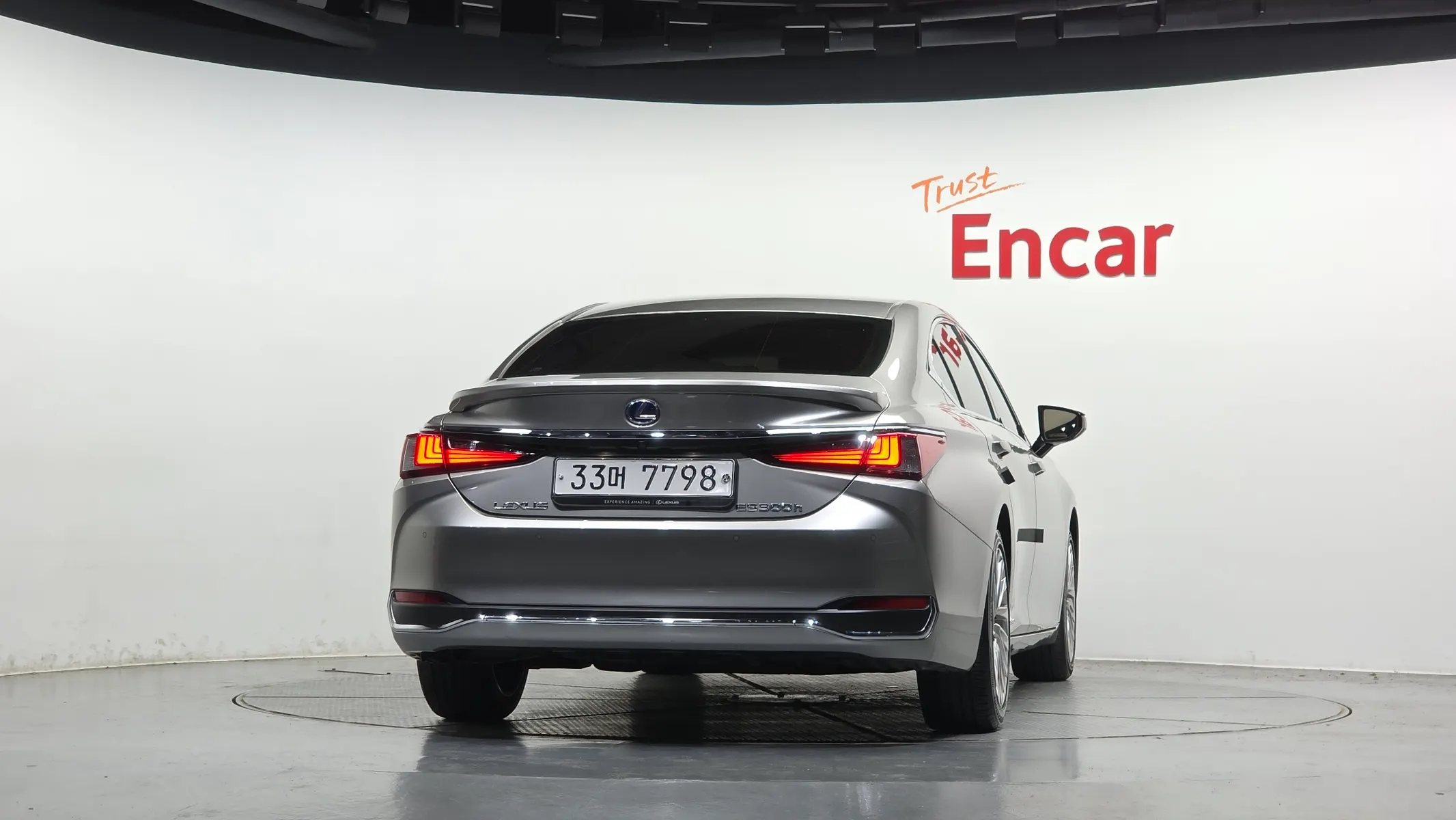 Lexus ES300h 7 2019 3/5