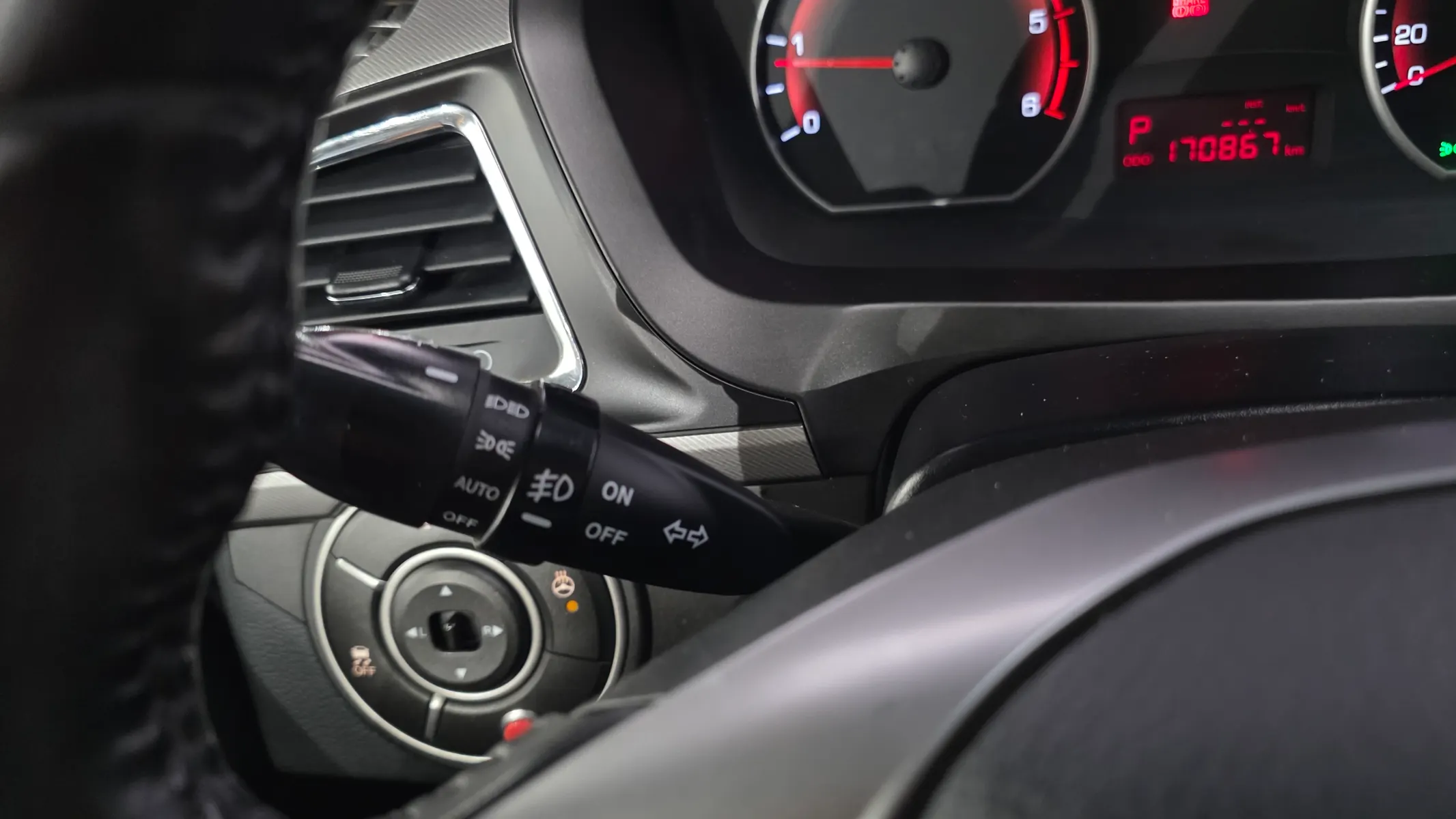 KG Mobility 코란도 스포츠 2.2 4WD 2017 34/35