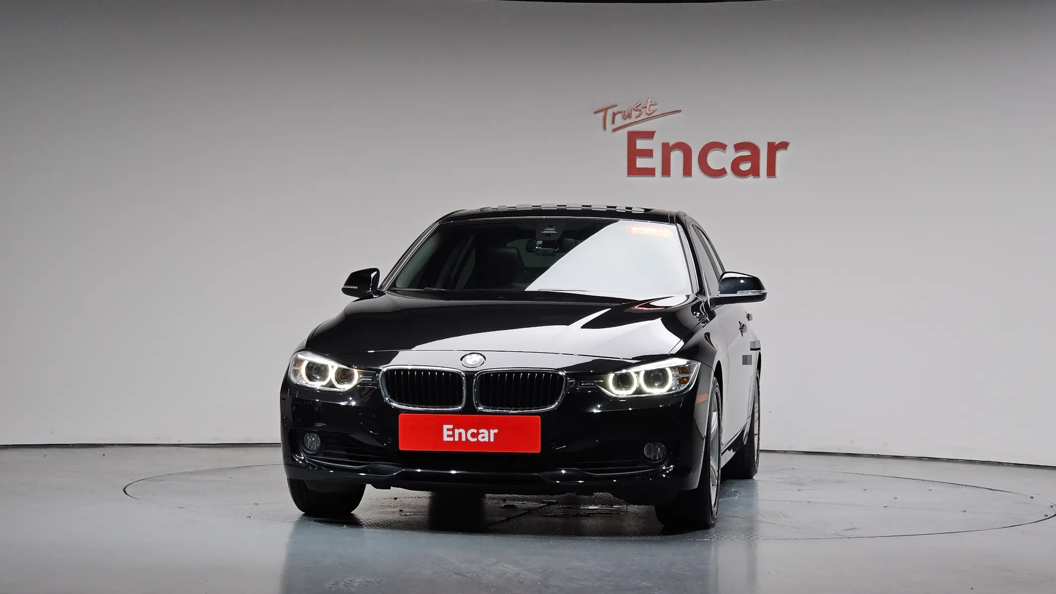 BMW 3 Series (F30) 320i 2014 3/35