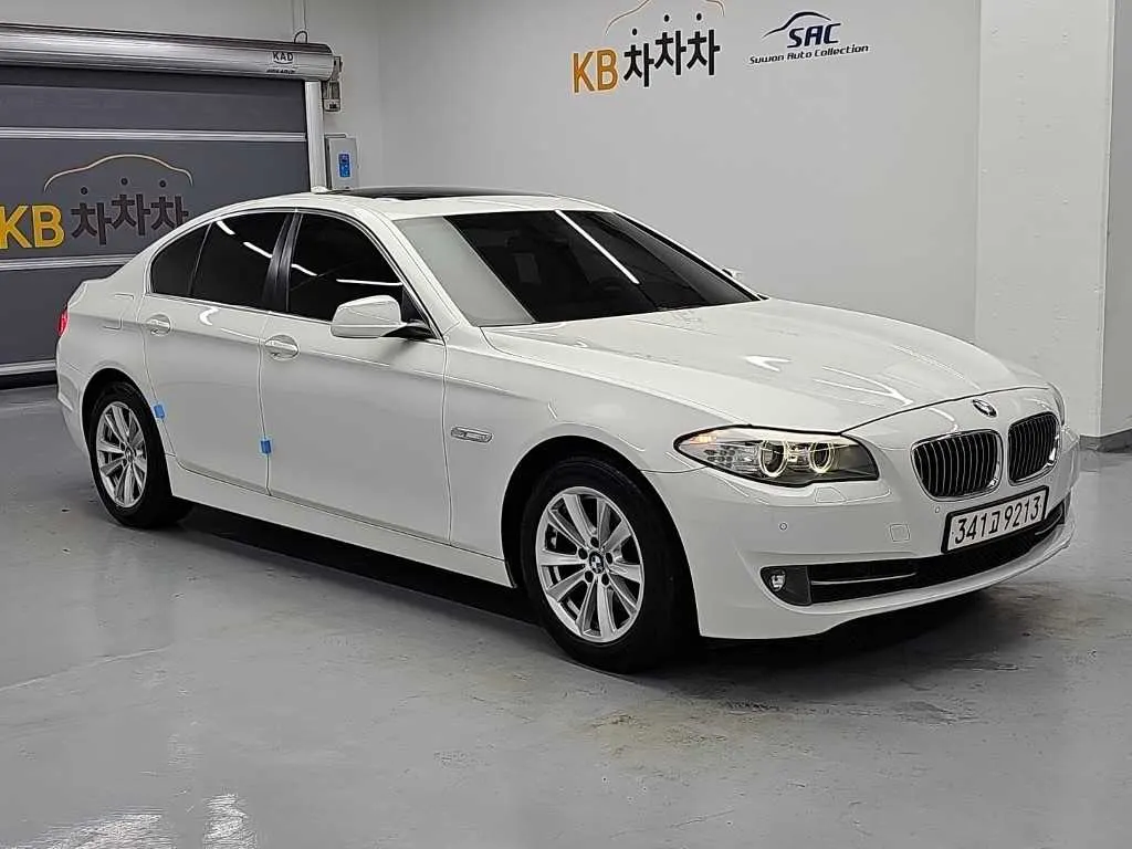 BMW 5 Series (F10) 520d 2013 2/21
