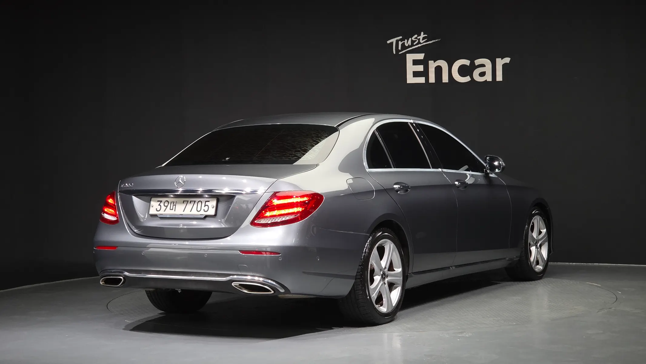 Mercedes-Benz E-Class W213 E200 2018 2/35